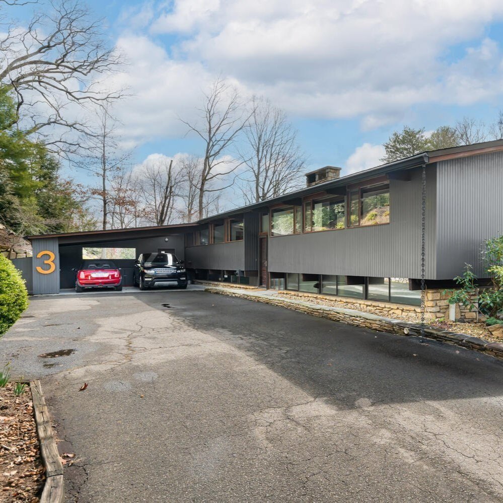 JUST SOLD | Lakeview Park Midcentury