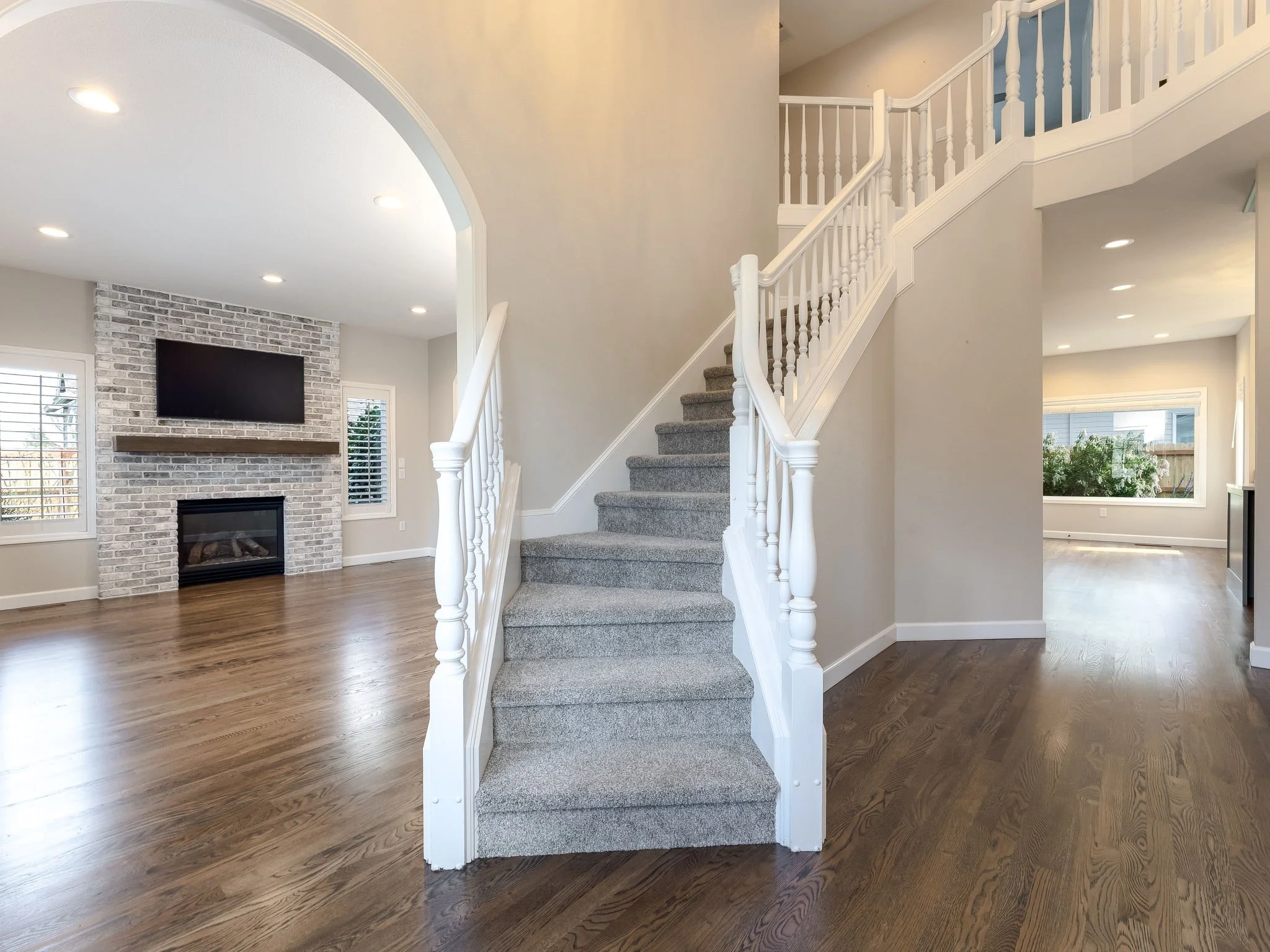 1.4-web-or-mls-2584 NW Alice Kelley Ct McMinnville OR (4) copy.jpg