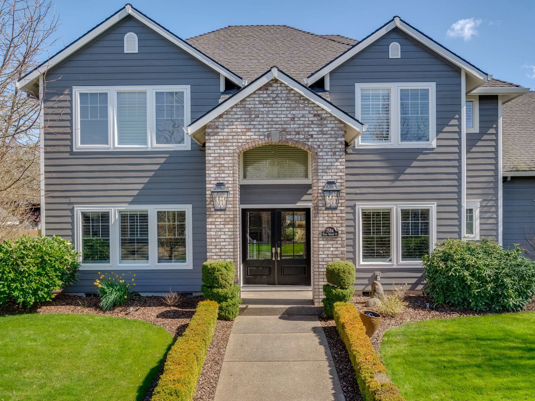 0.62-web-or-mls-2584 NW Alice Kelley Ct McMinnville OR (62) copy.jpg