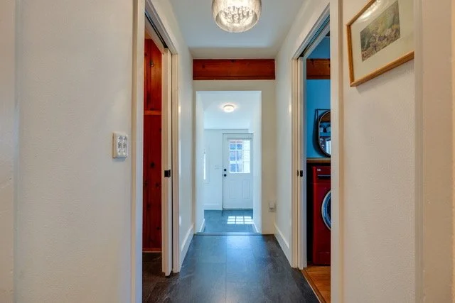 Poole - Hallway 2.jpeg