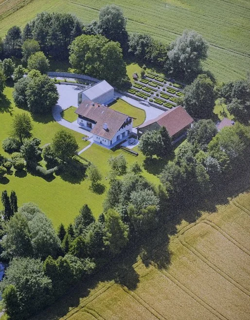 Wunderschönes Anwesen mit Parkanlage und Privatmuseum