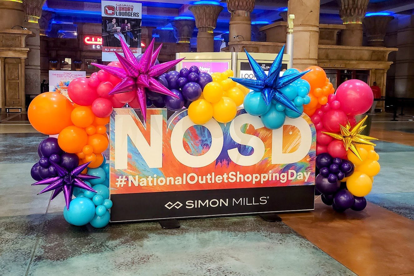 national outlet mall shopping day balloons.jpg