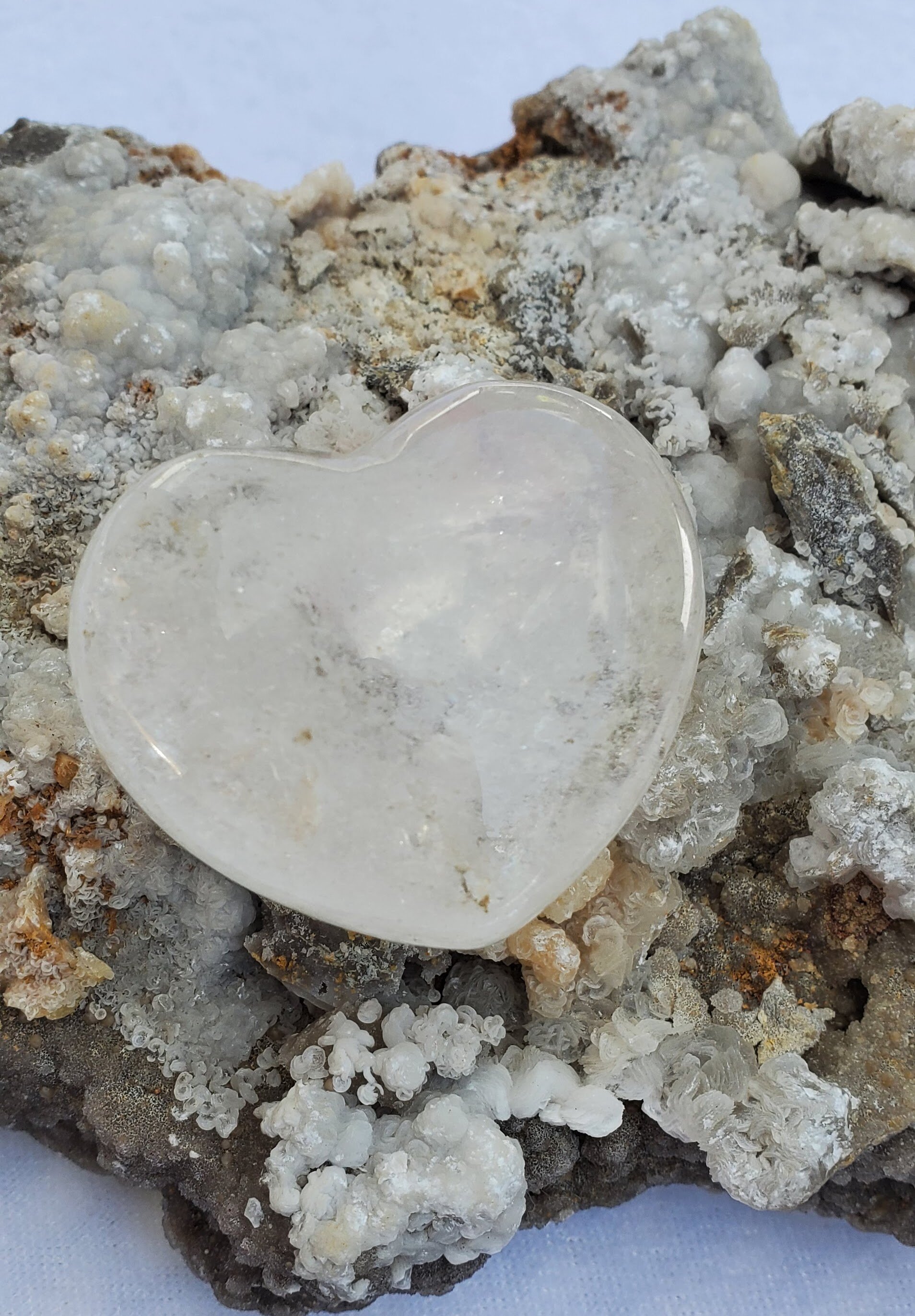 Gemstone Palm stones Hearts 30mm