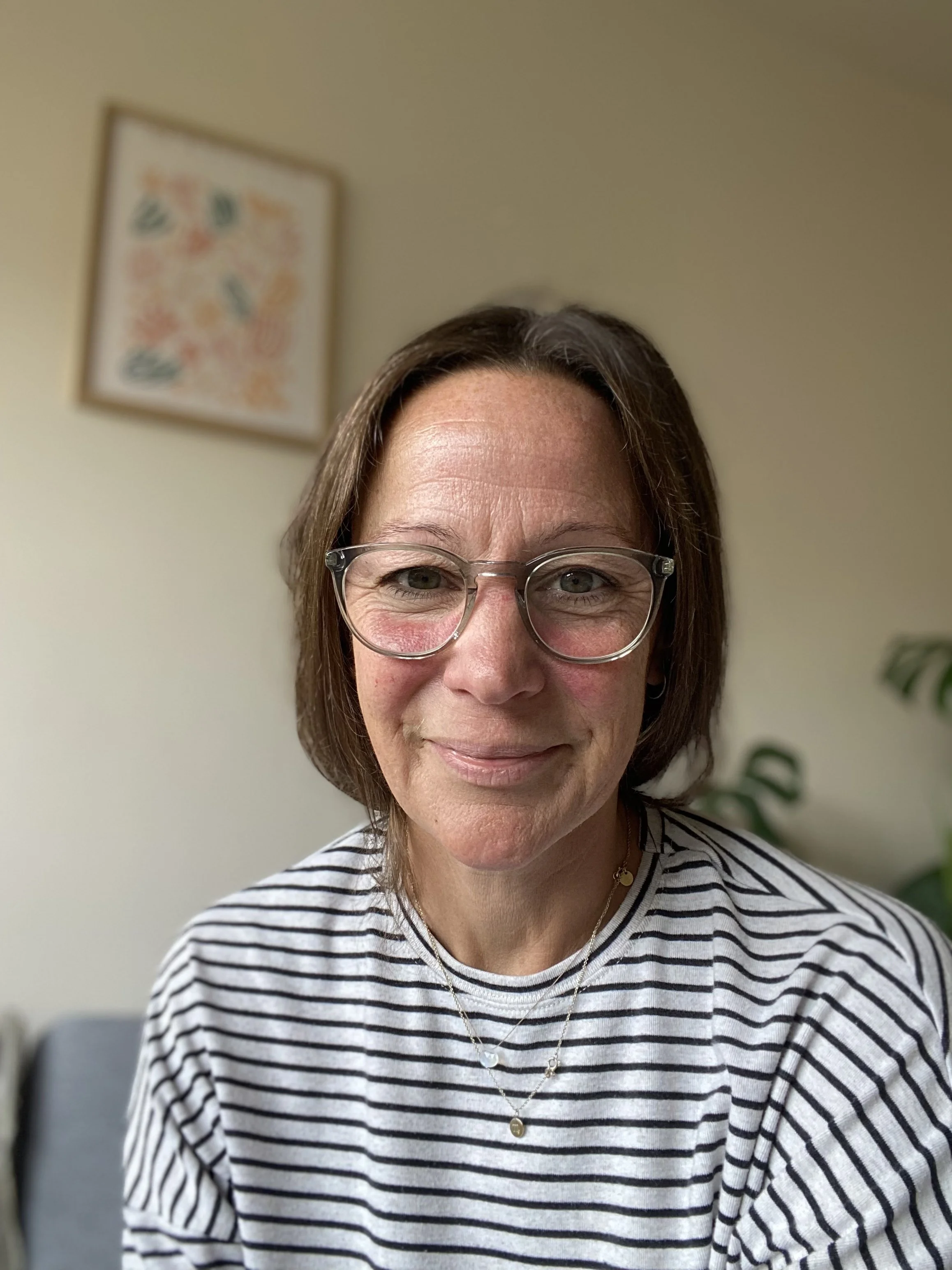 Headshot of Helen Moss Therapist
