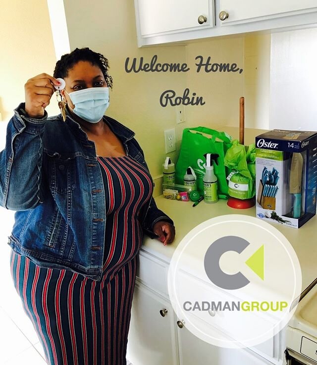 Meet our new neighbor, Robin D!  Wecome to the neighborhood, Robin, we're so glad you're here at your new home in Long Beach.  For her Welcome Home gift, Robin chose a new set of knives. Congratulations! #welcomehome #weloveourtenants #longbeach #com