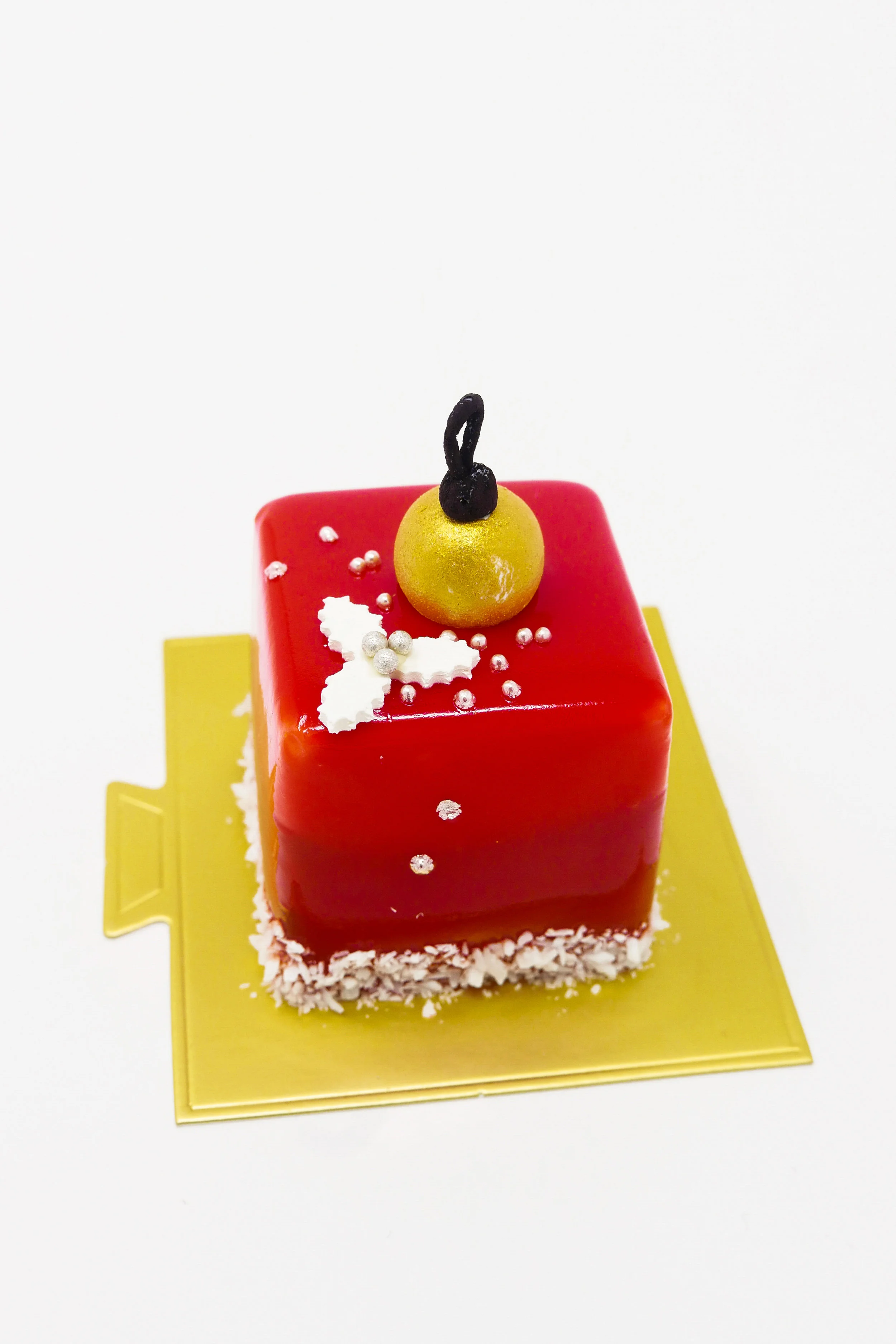 2" square mini mousse cake