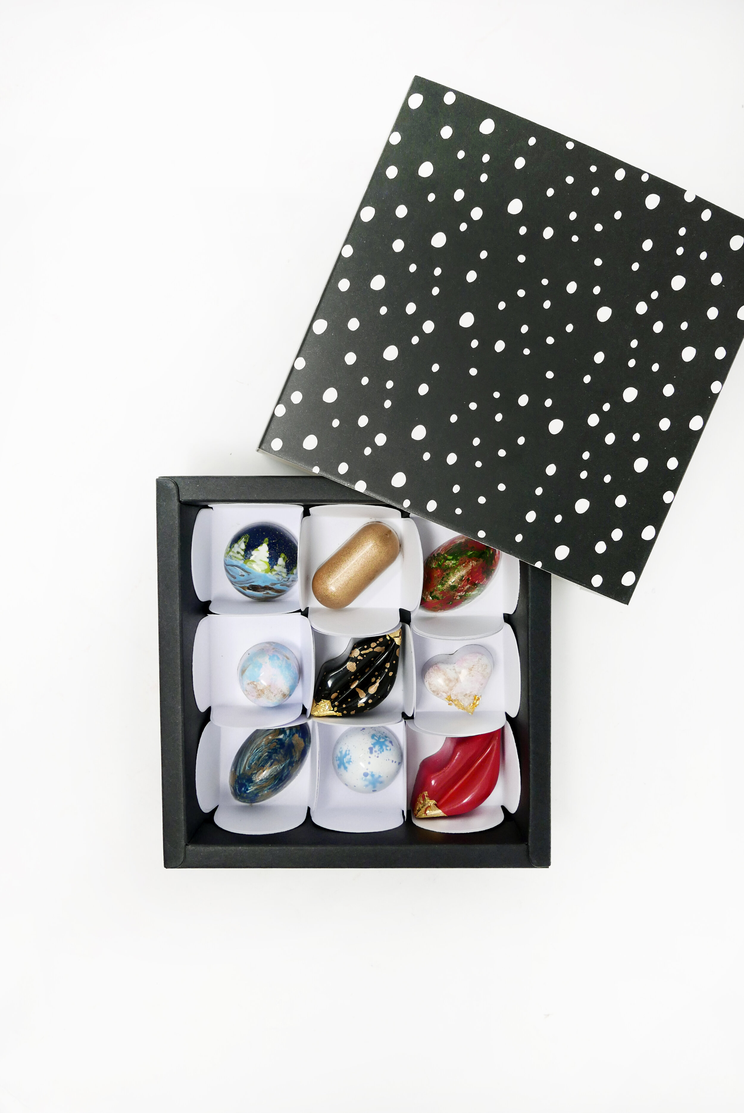 Handcrafted chocolates Christmas collection (mix of flavors and shapes) 9 pcs