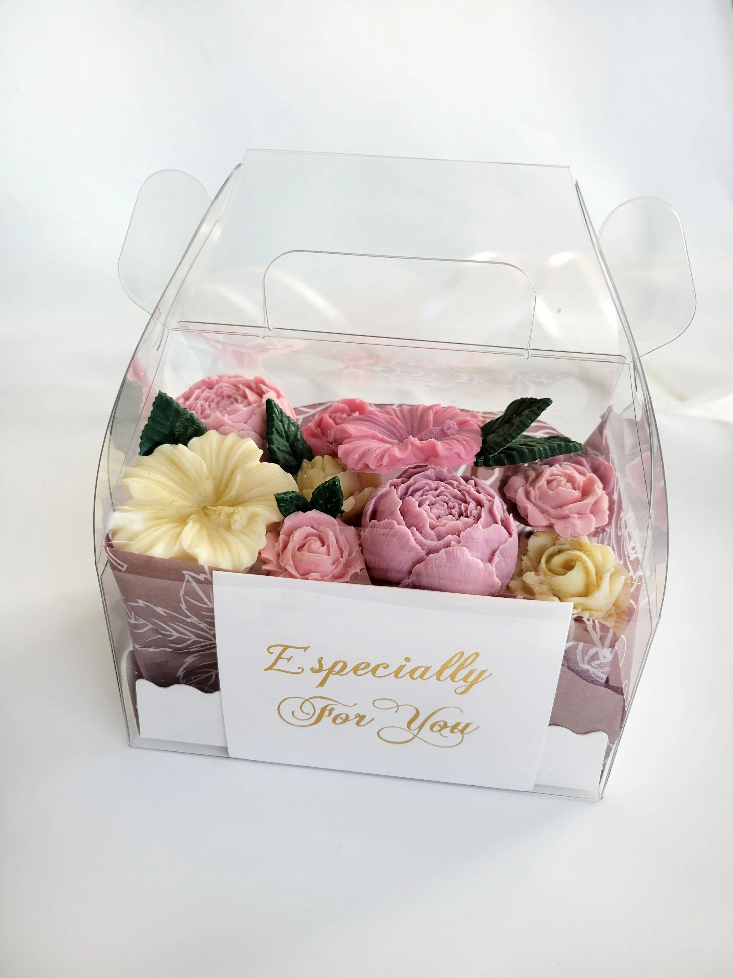 Handcrafted chocolate flowers box St.Valentine collection