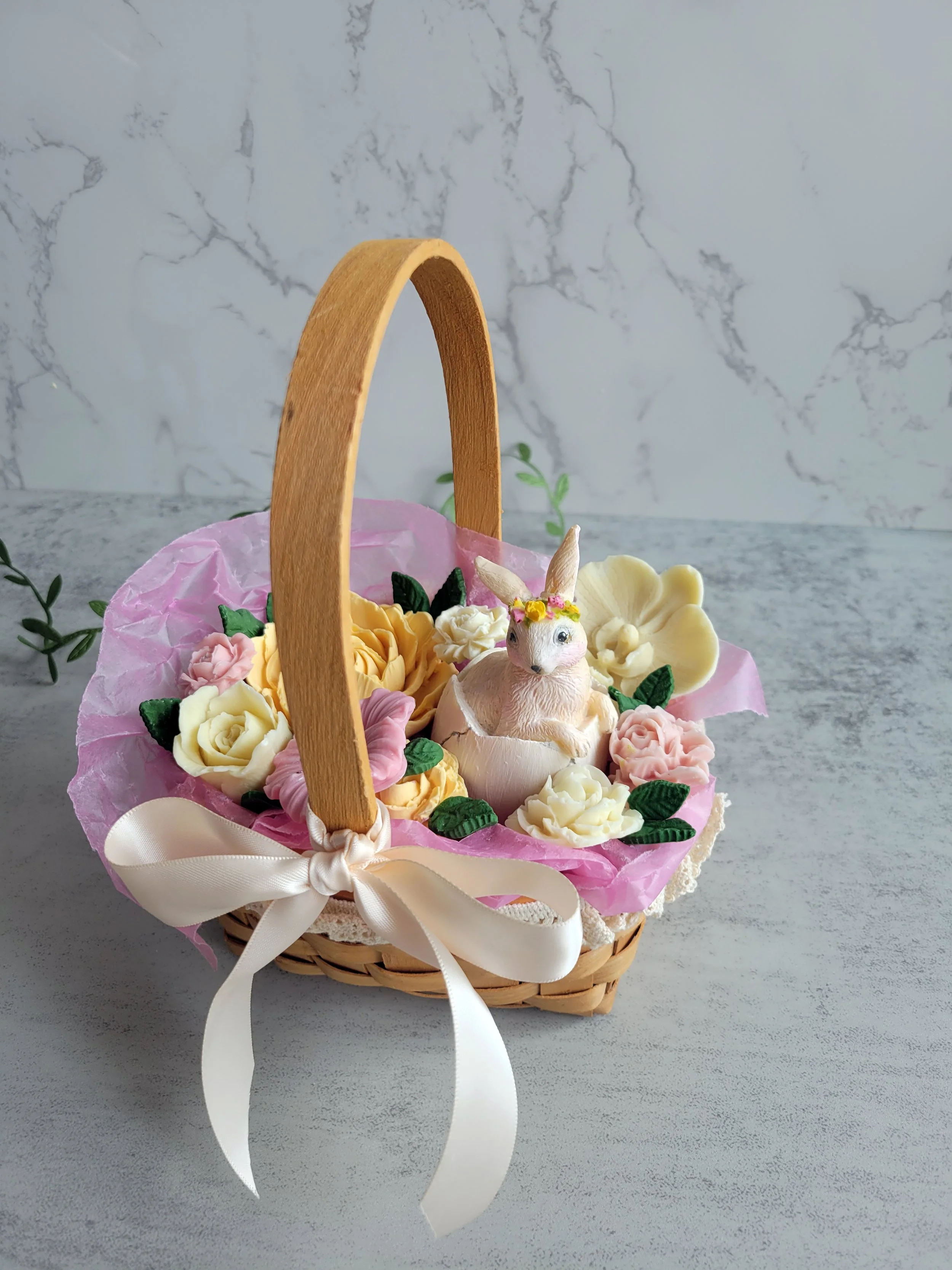 Handcrafted Easter Gift Basket (White chocolate)