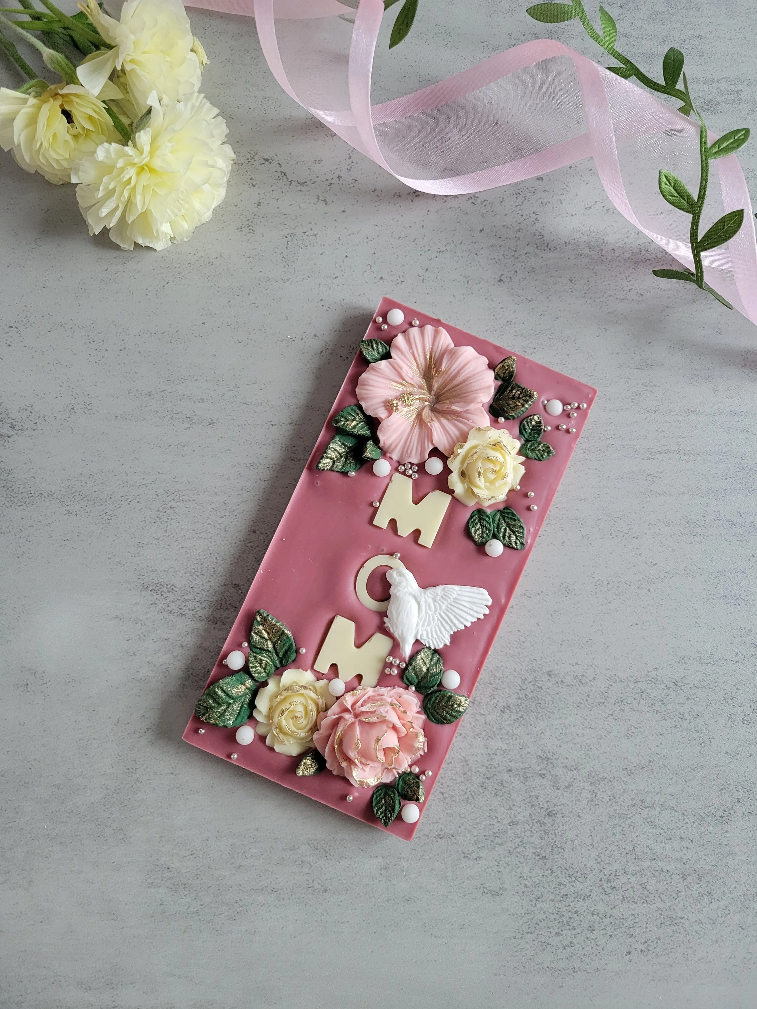 Handcrafted dark/milk/ruby chocolate bar Mother's Day (Bird)