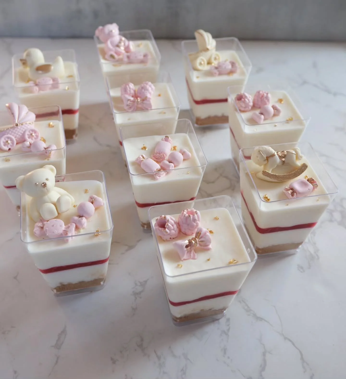 Baby shower dessert in cups💕 DM to customize your sweet table💕