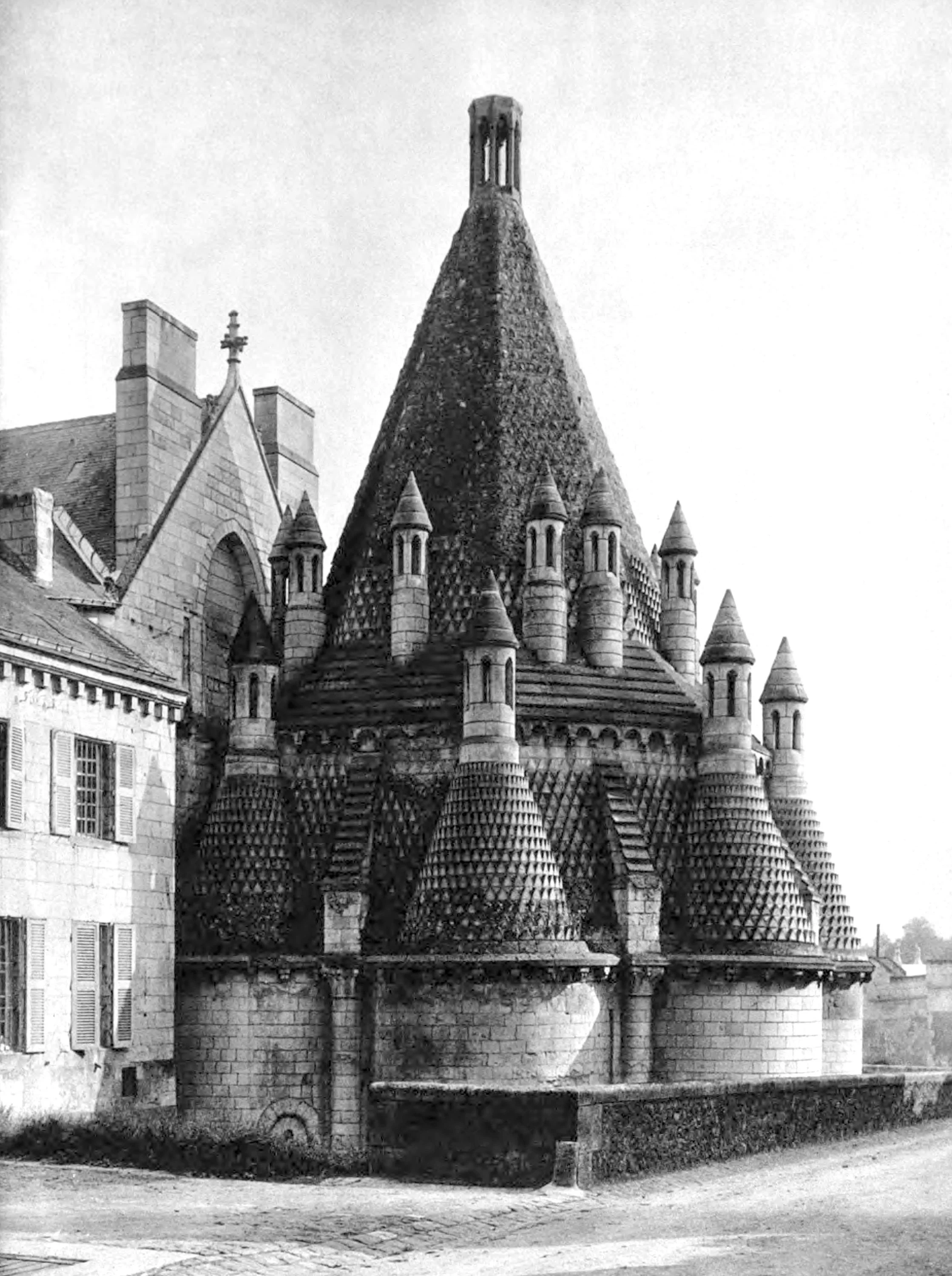 Fontevrault, Tour d'Evrault
