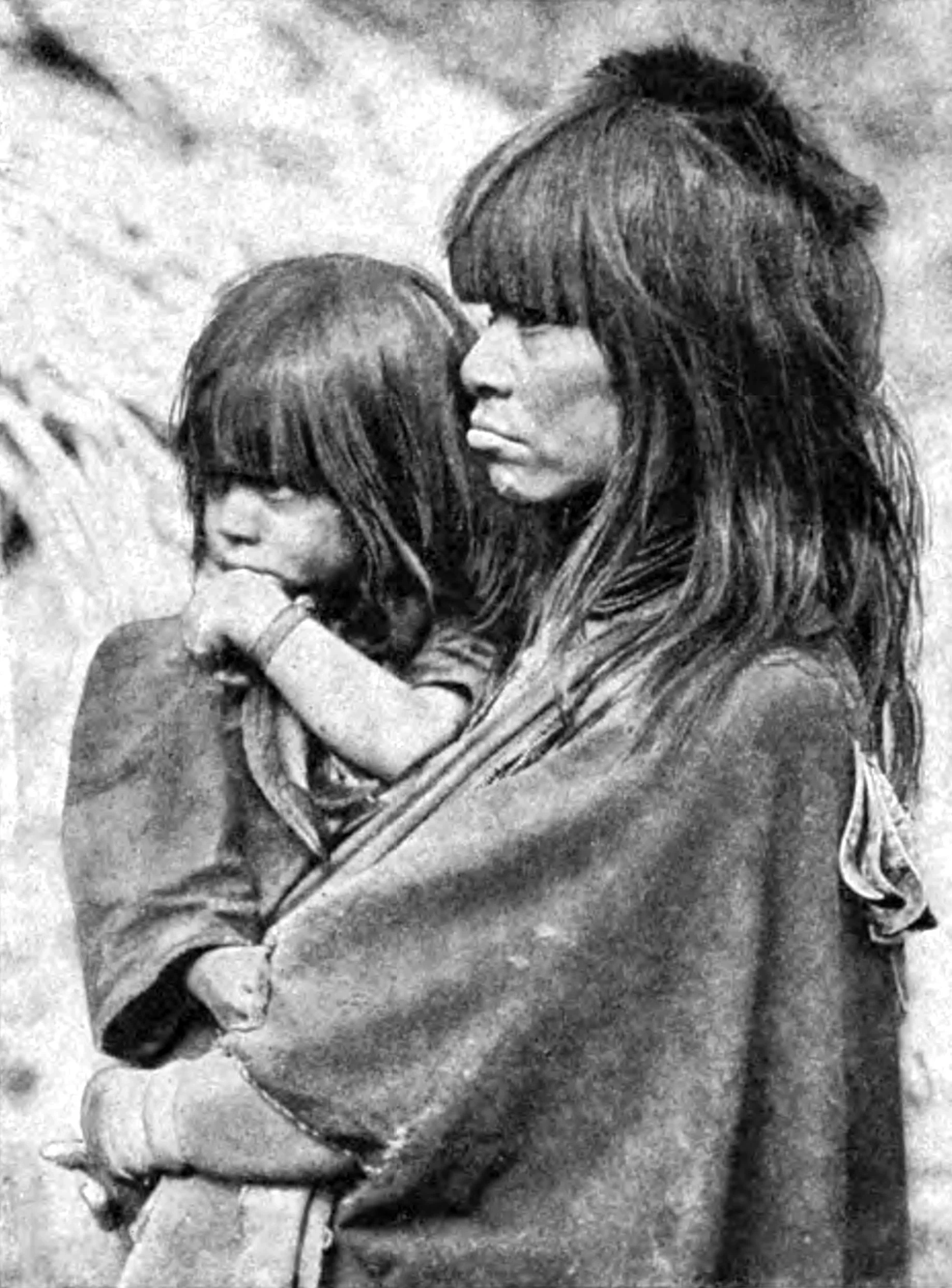 Peru- Mother and baby of the Pajonal tribe