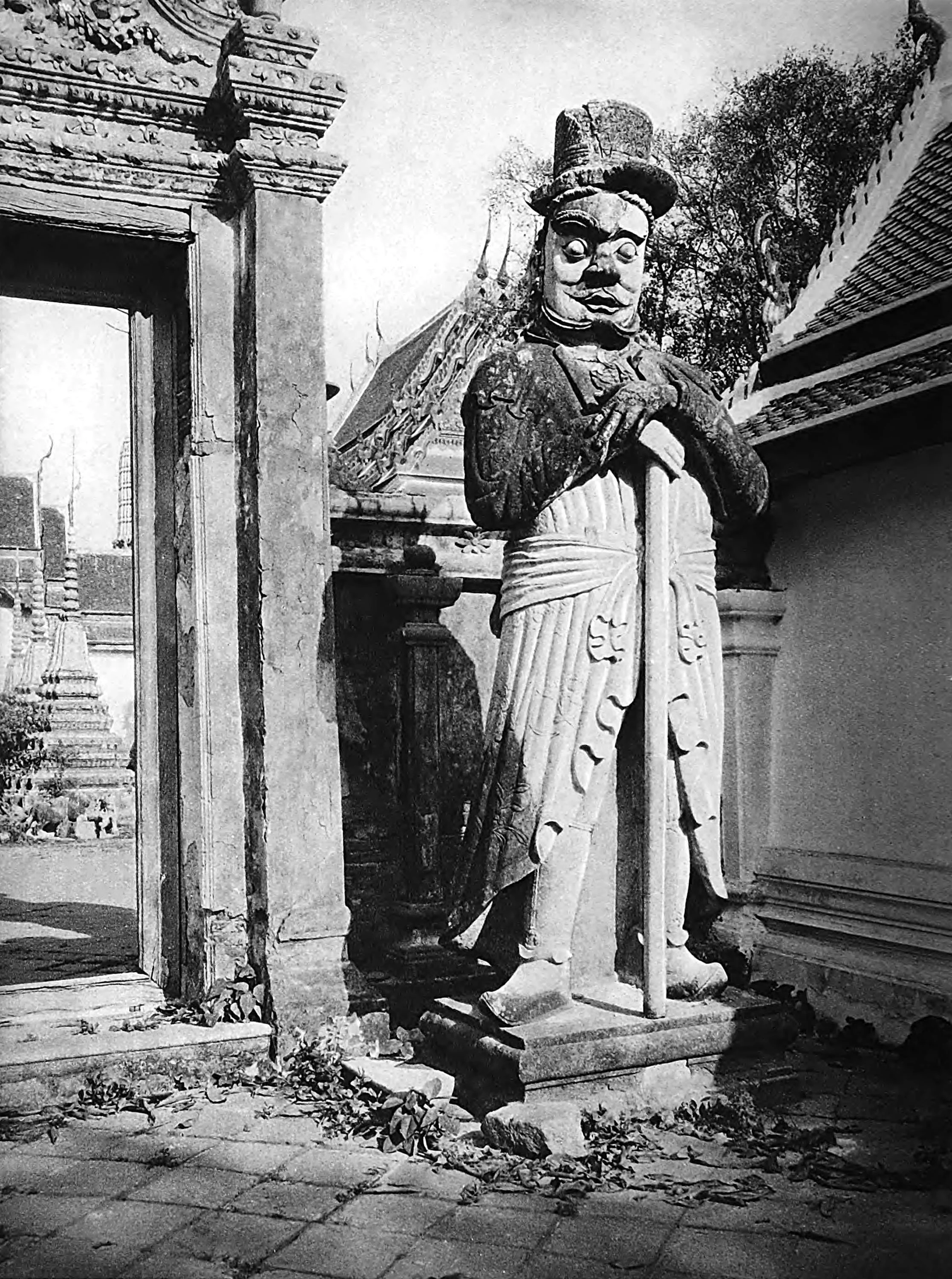 Bangkok, Watchmen in Wat Po