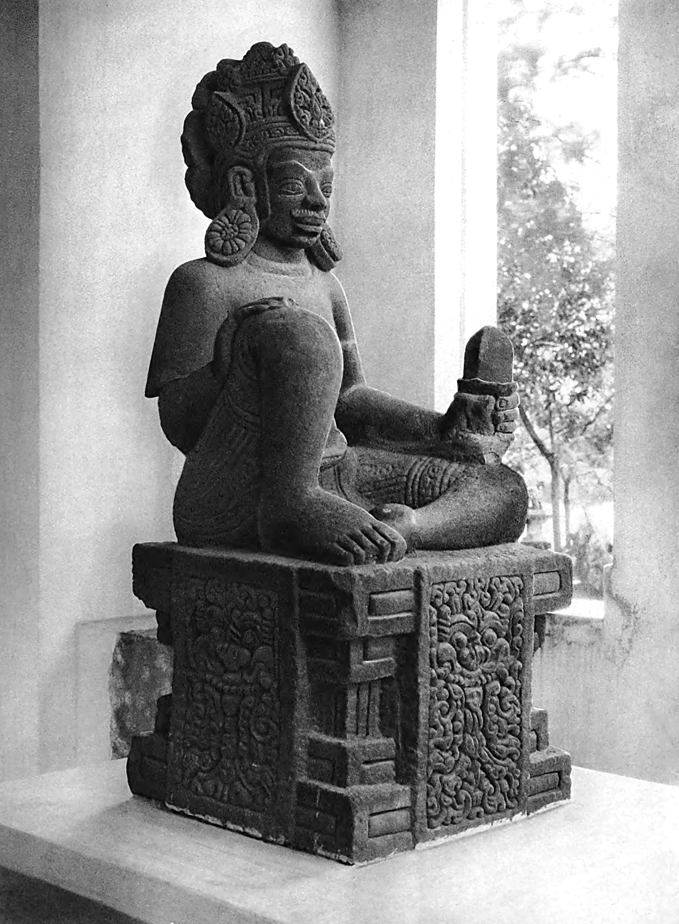 Seated statue of Shiva from Dong-doung