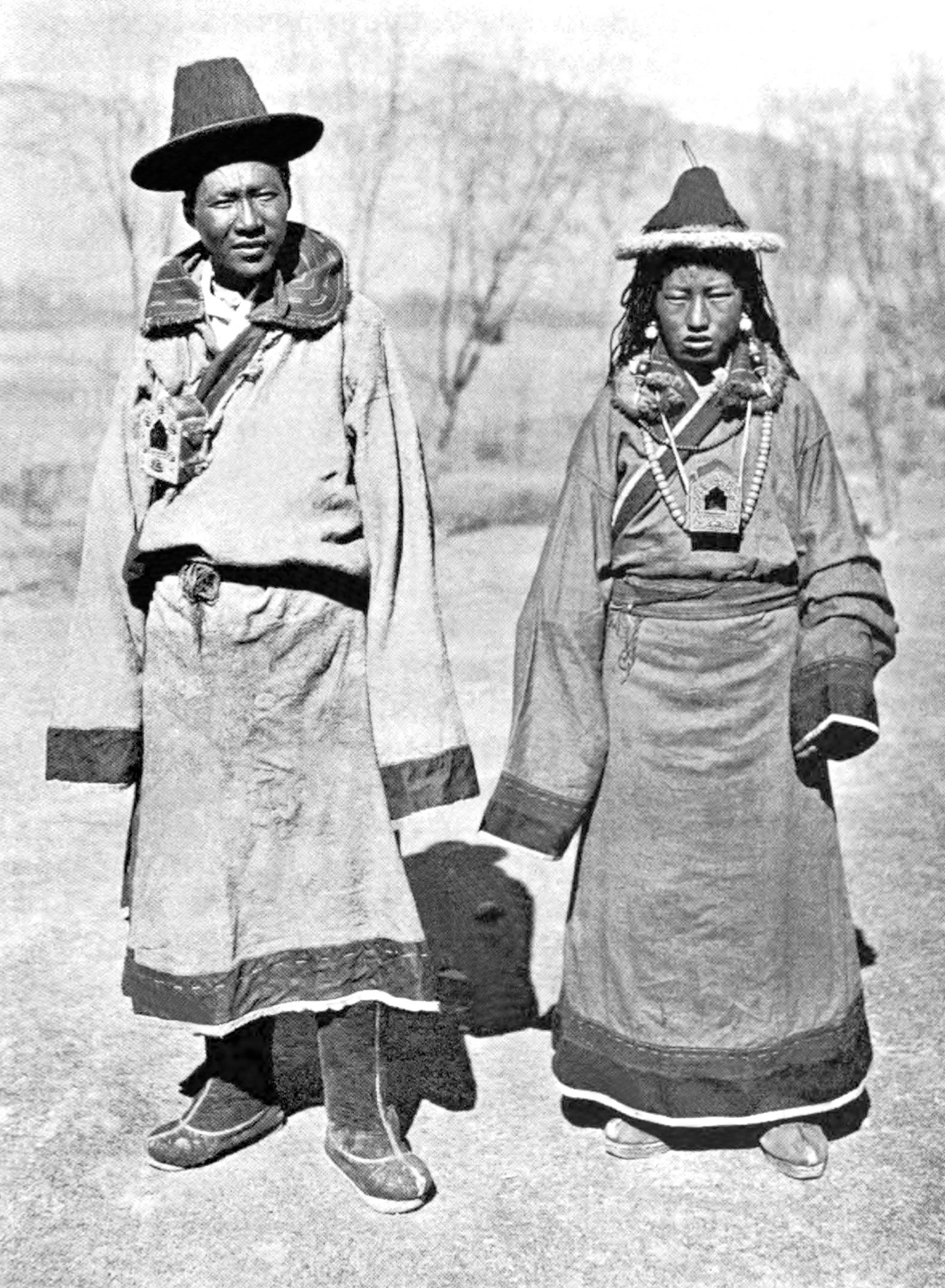 Go-lok man and his wife in Lhasa