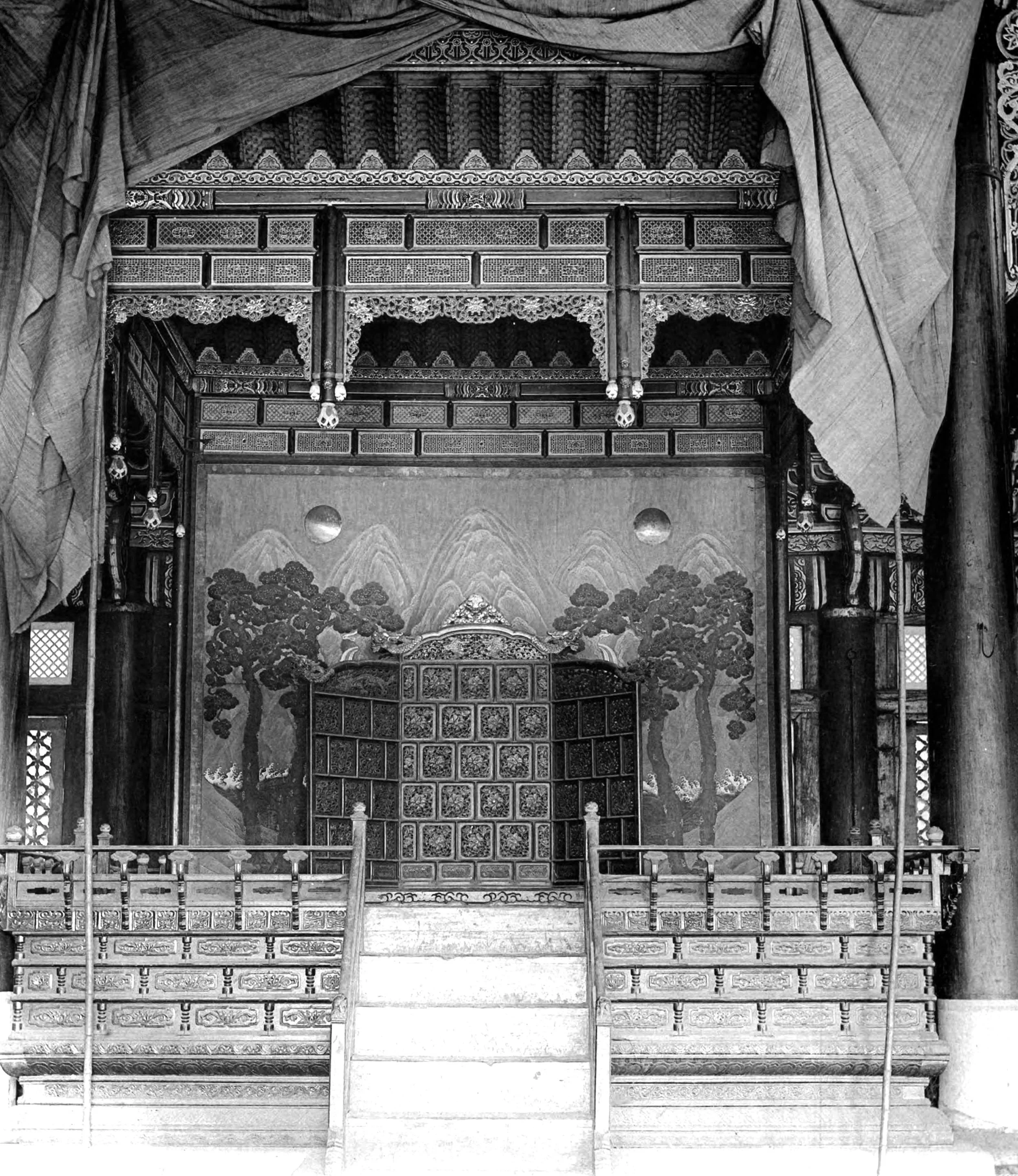 Throne of His Majesty, Emperor of Korea