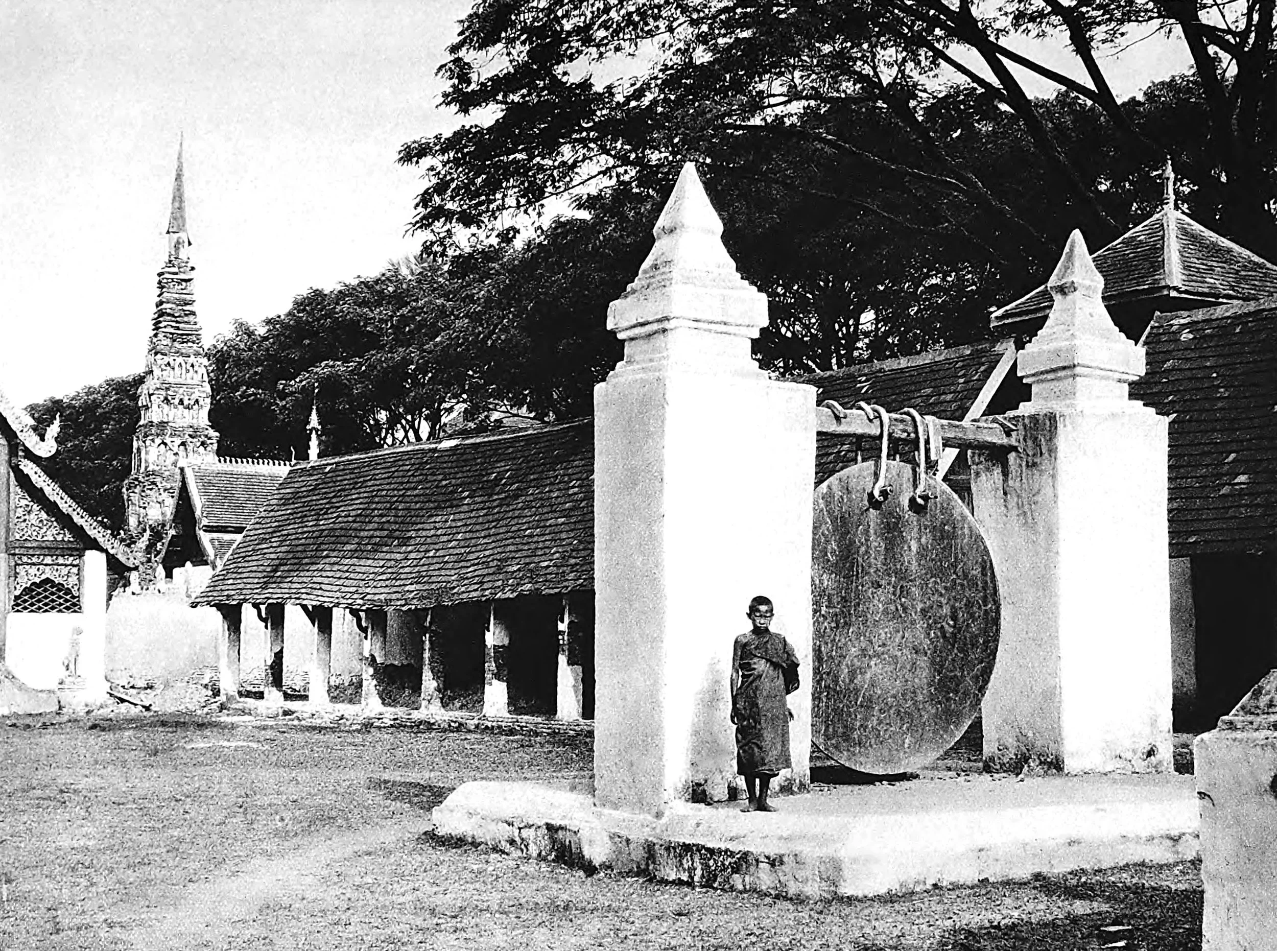 Lampun, Gong near the Pagoda Wat Phra Luang