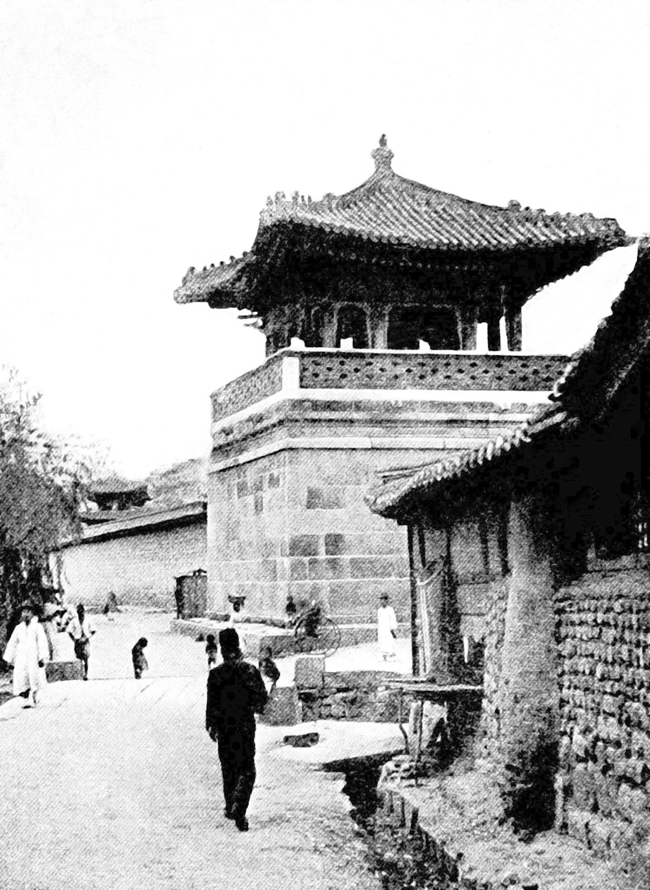 Sentinel Gate at the Palace