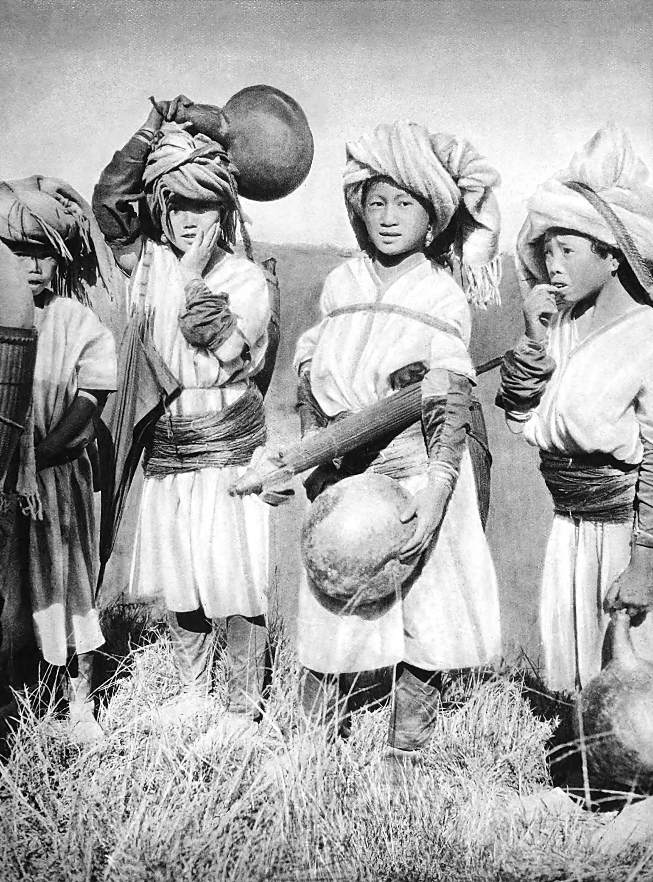 Taungthu Girls