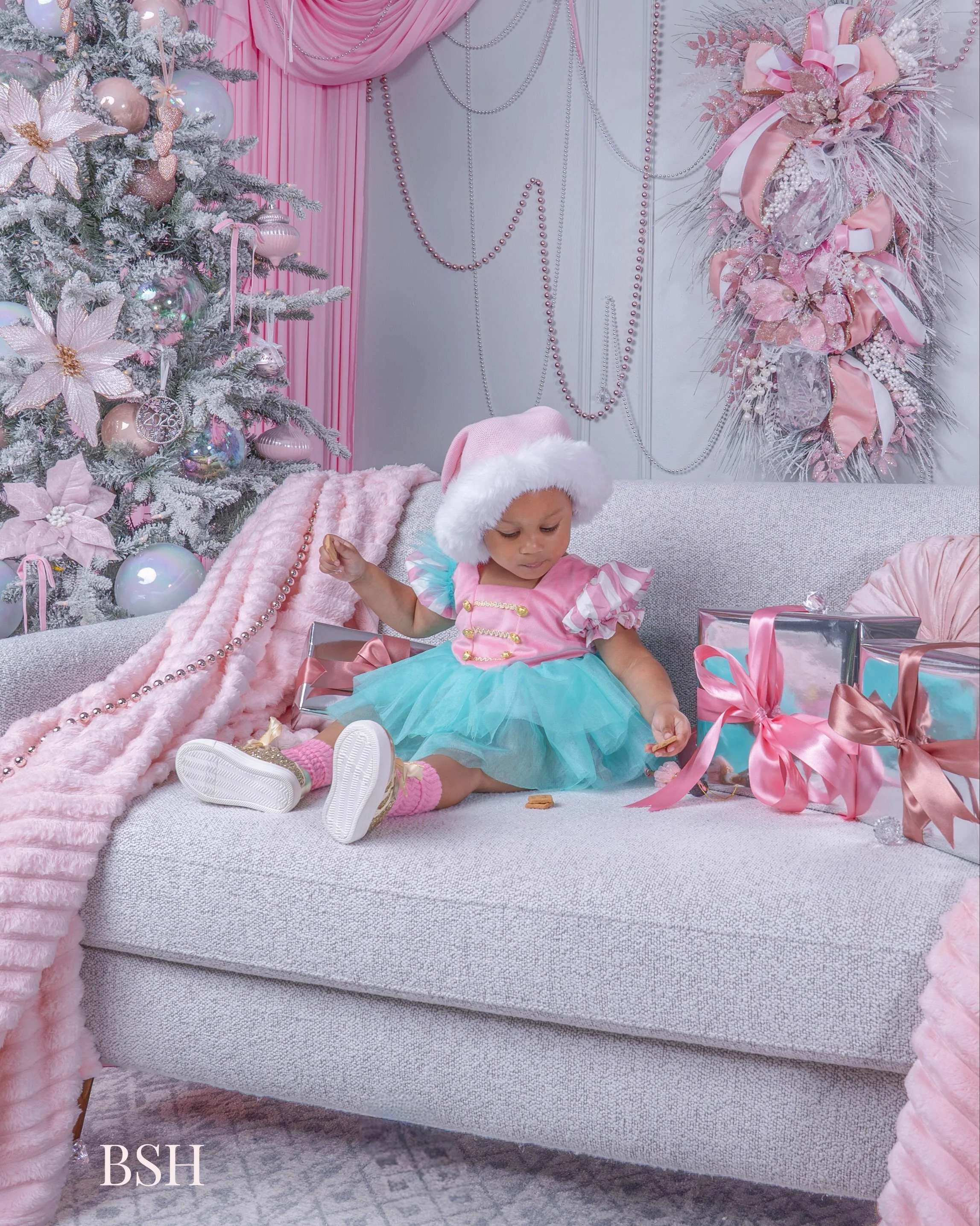The reason why we&rsquo;re here! 🩷🍪
🩷: @tranikaj26 

&mdash;&mdash;&mdash;-
Christmas Goes Pink has returned. Ends October 25th 🩷
Schedule here: blacksantahouston.com/christmasgoespink

#christmasgoespink #blacksantahouston #pinktober #houstonpho