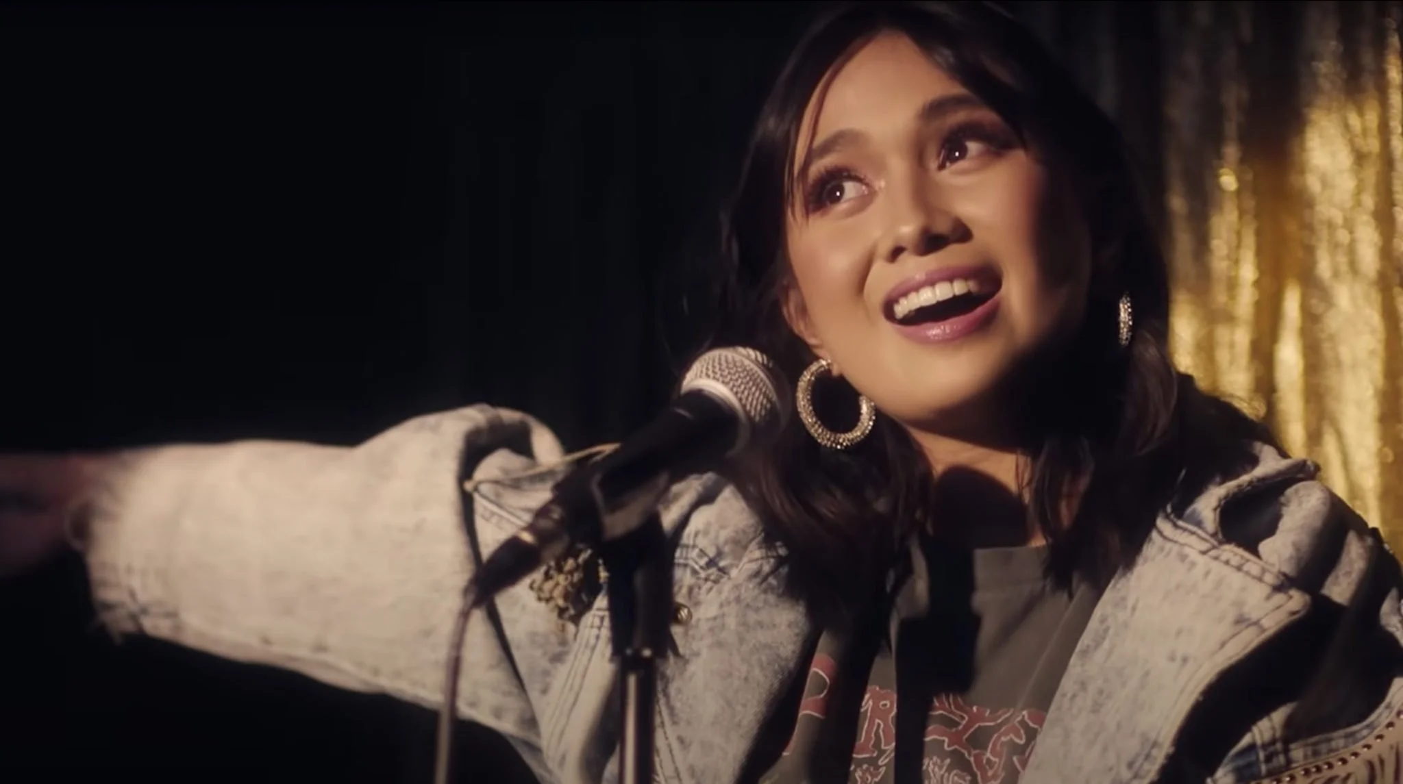 NIKI - Every Summertime (Official Video)