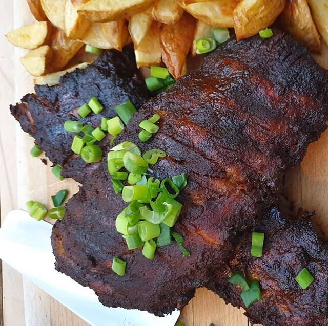 These ribs were lovingly cooked for 8 hours by @natsorby - don&rsquo;t they look tasty 😋 ⁣
#staysafeeveryone ⁣
⁣
⁣
⁣
⁣
⁣
⁣
⁣
⁣
⁣
⁣ ⁣
⁣
⁣
⁣
⁣
#ribs #slowcooked #delicious #moreish #tasty #feed #feedmenow #butcher #claphammeat #moenandsons