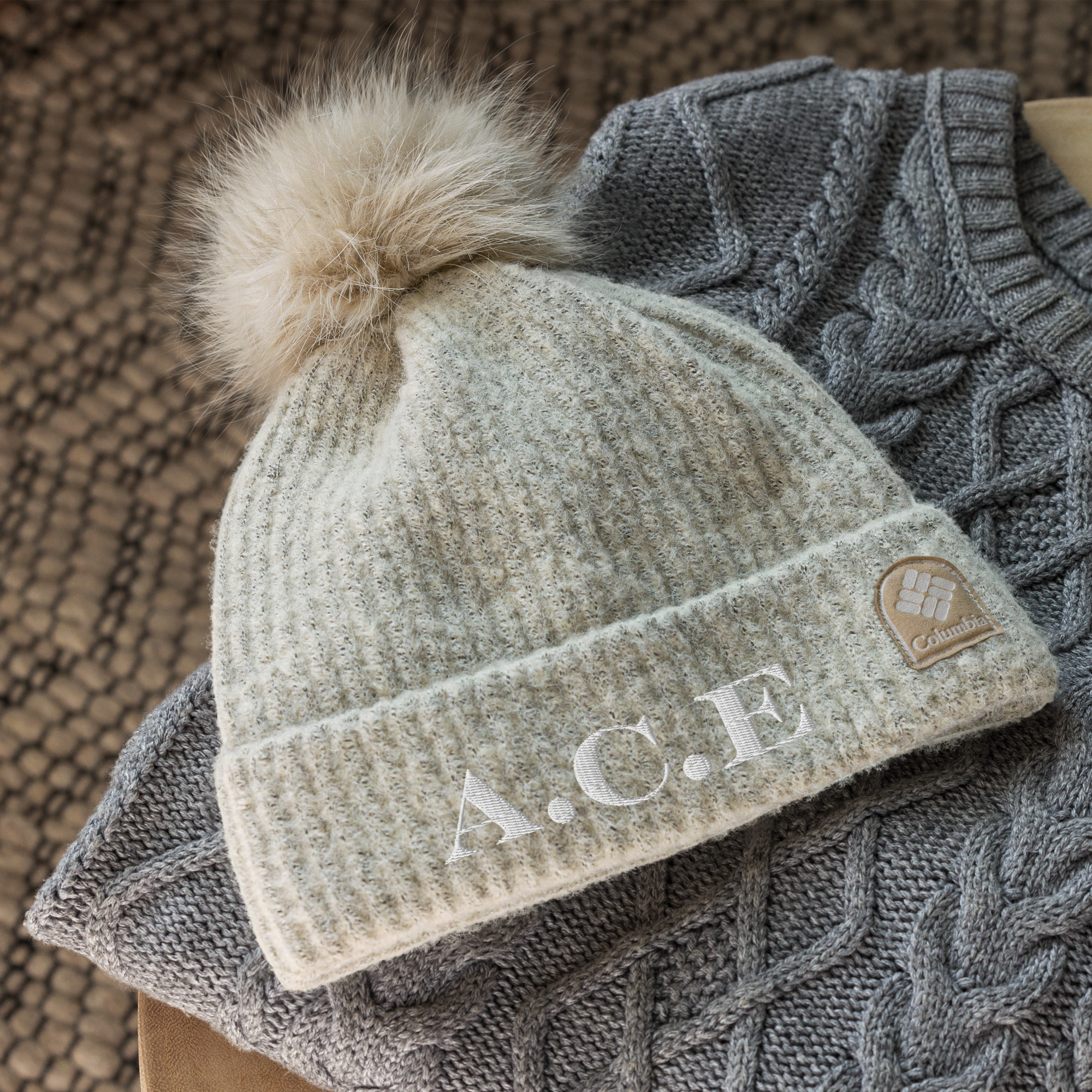 columbia-pom-pom-beanie-chalk-front-674f3d2ab1a93.png