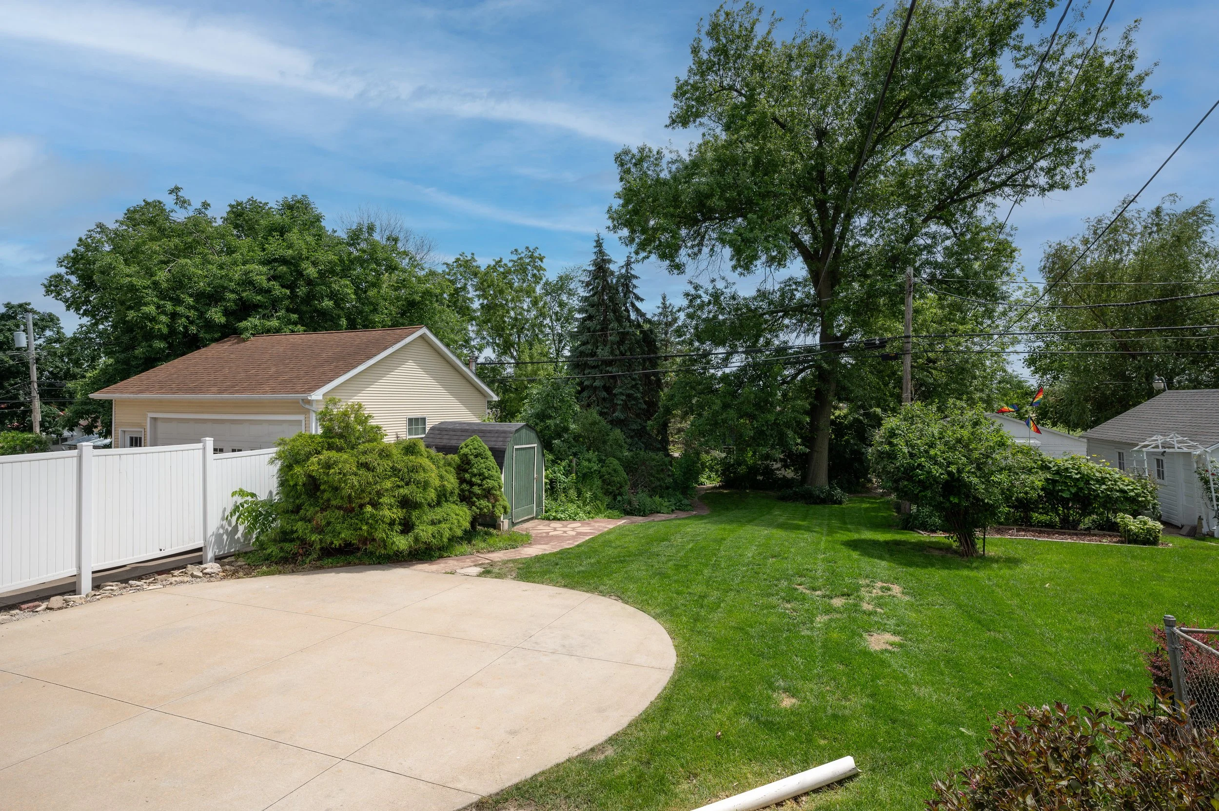 1327 3rd Ave SW - Exterior 08.jpg