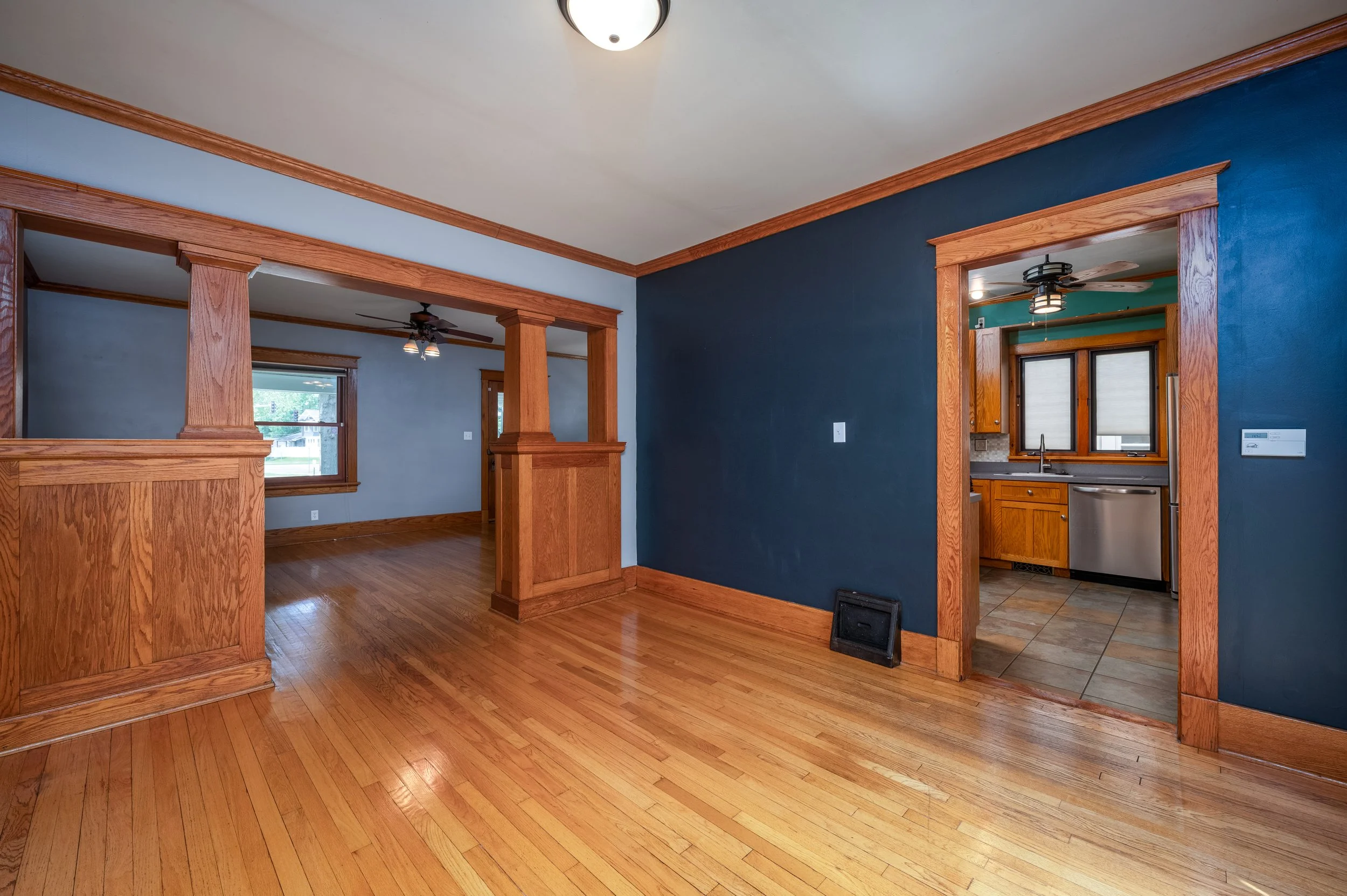 1327 3rd Ave SW - Interior 05.jpg