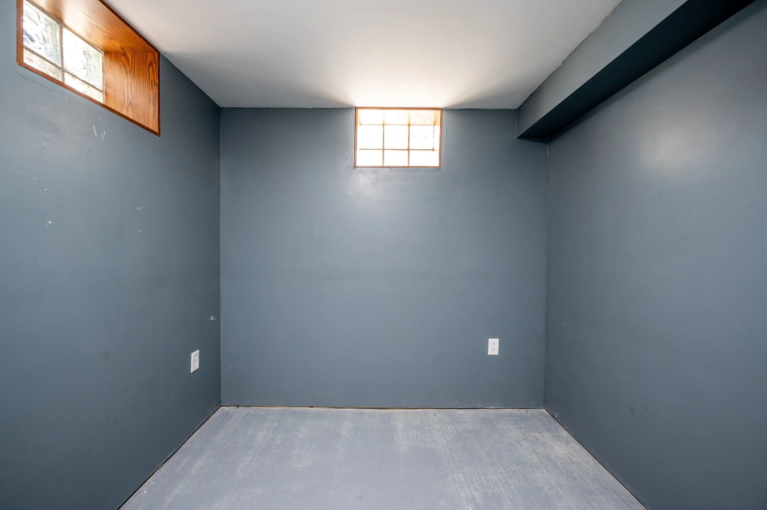 1327 3rd Ave SW - Interior 19.jpg