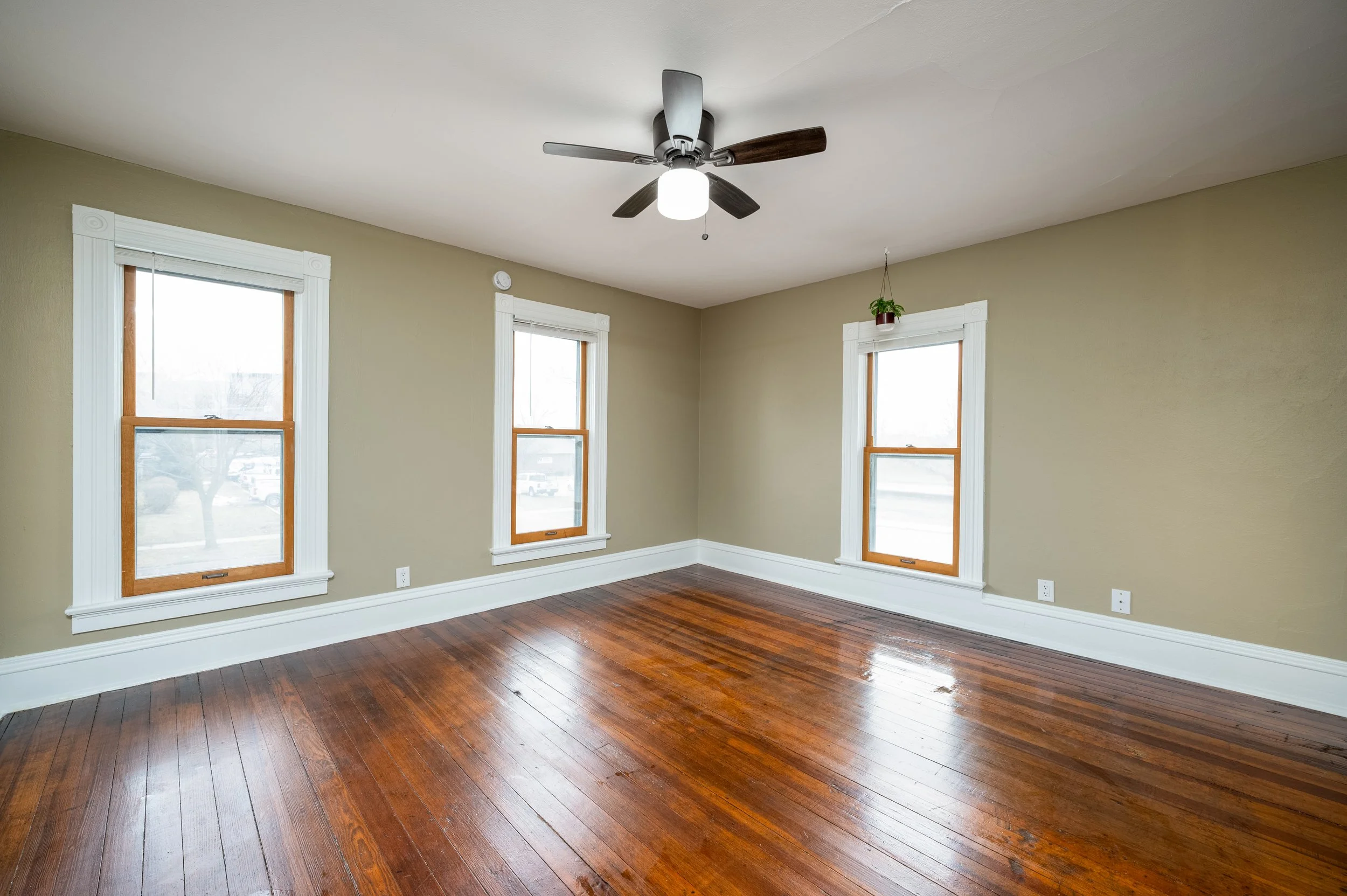 212 5th Ave SW, Unit 2 - 01.jpg