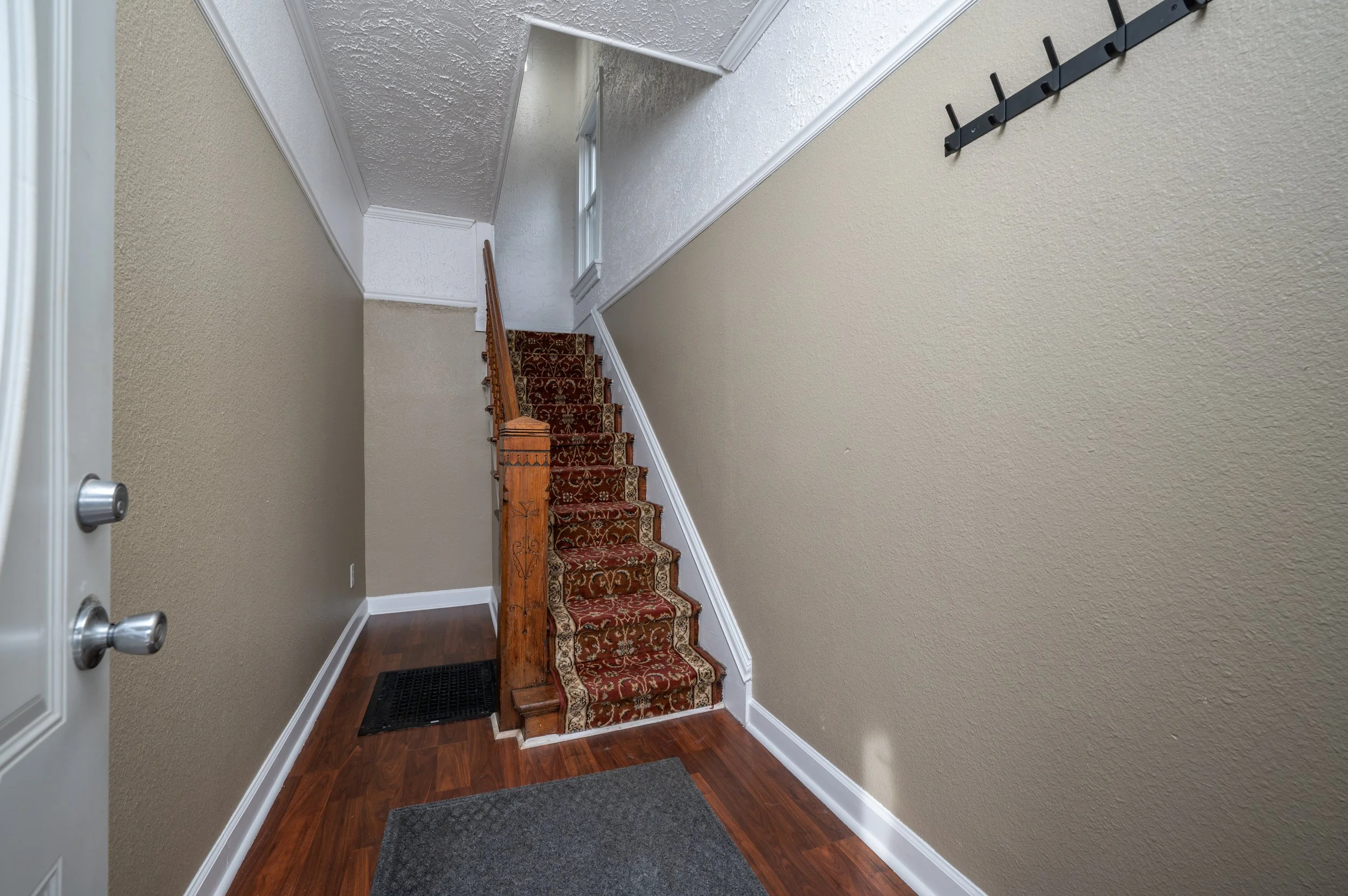 212 5th Ave SW, Unit 2 - 14.jpg