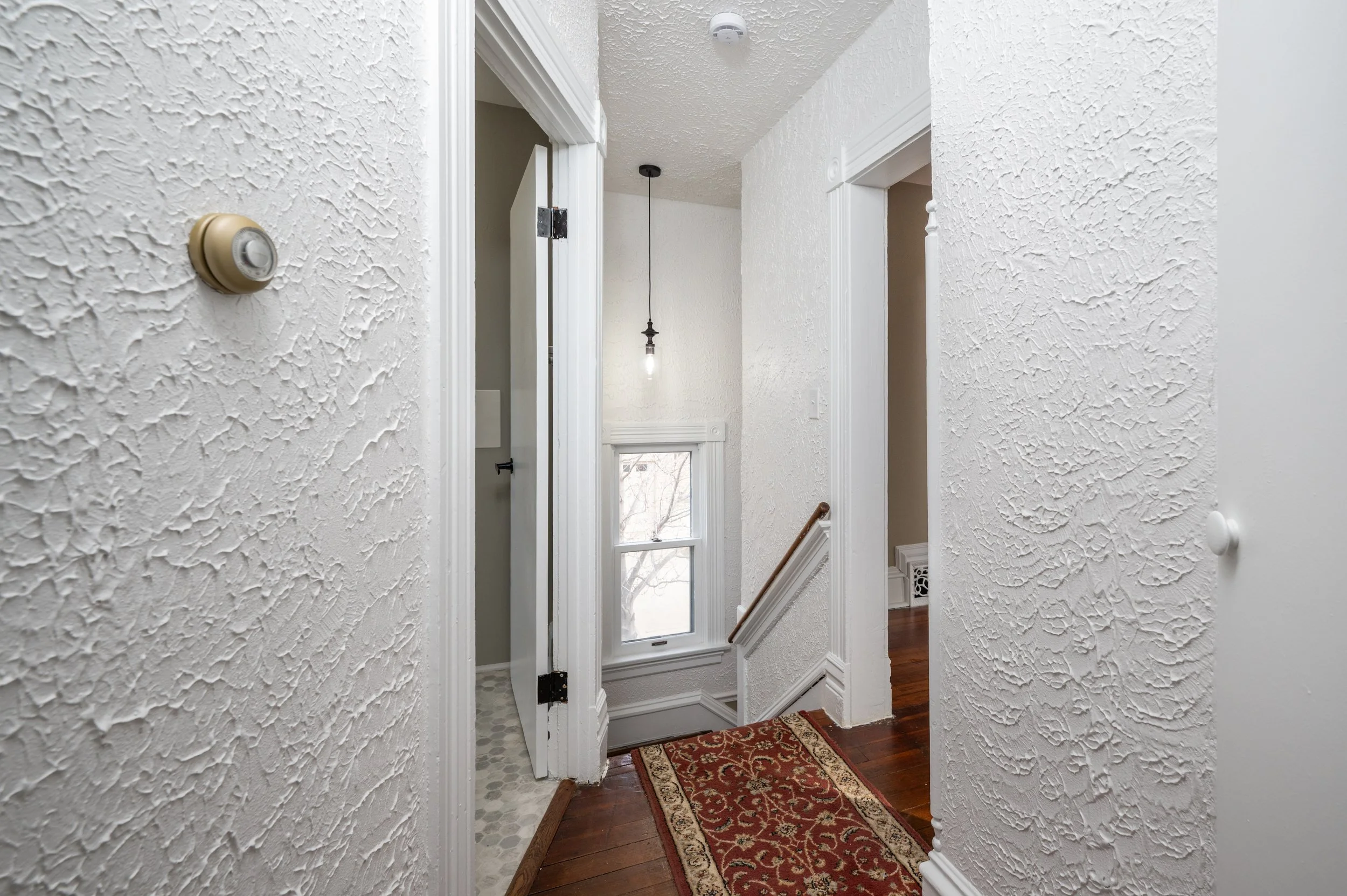 212 5th Ave SW, Unit 2 - 12.jpg