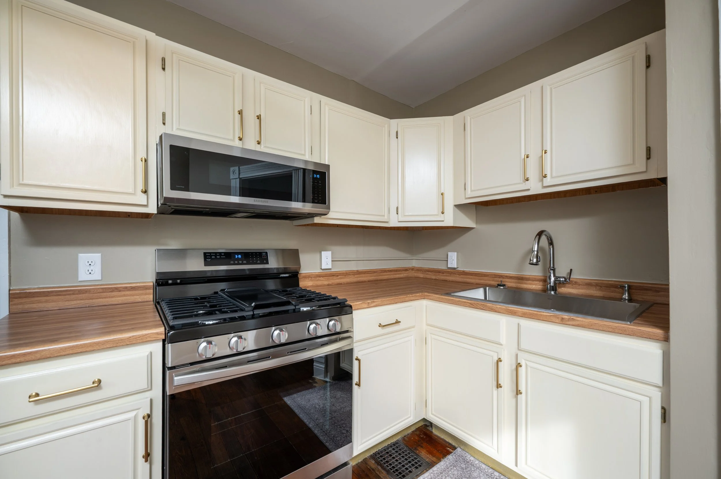 212 5th Ave SW, Unit 2 - 07.jpg