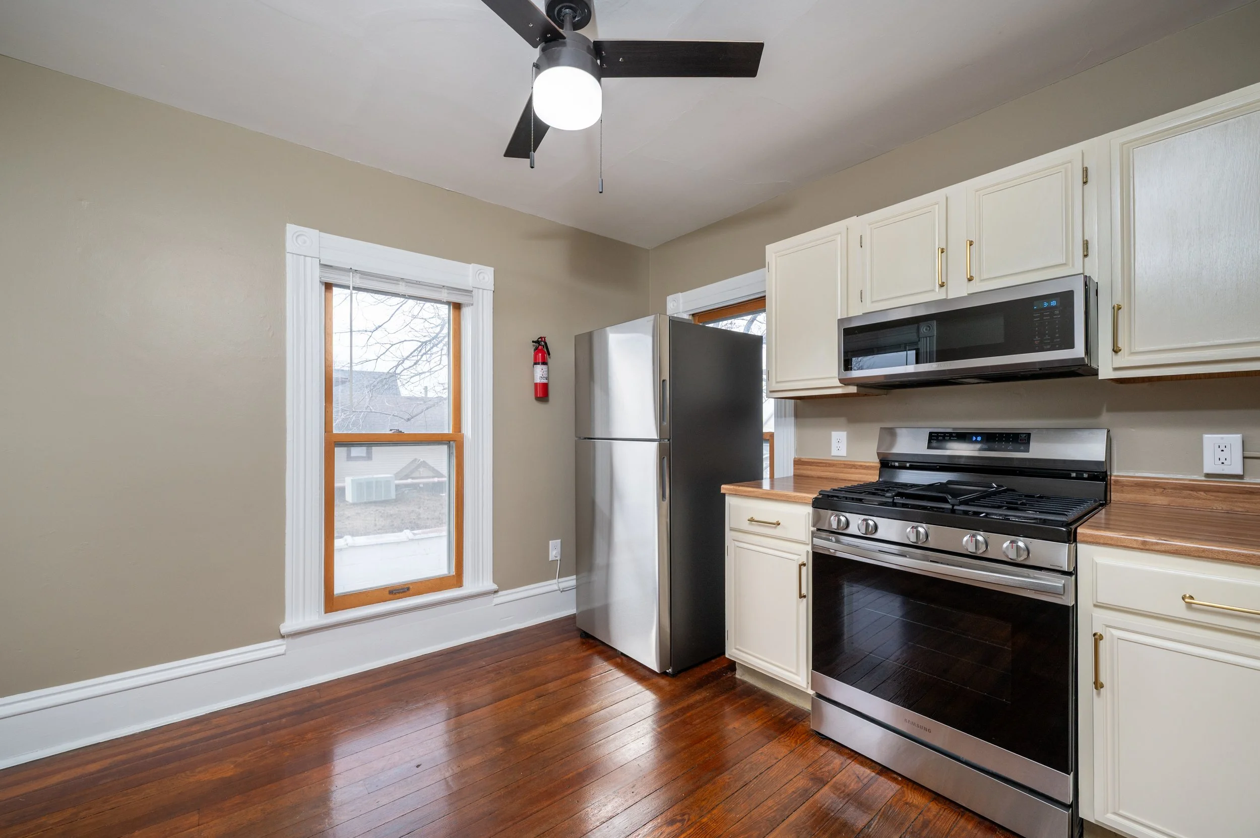212 5th Ave SW, Unit 2 - 05.jpg