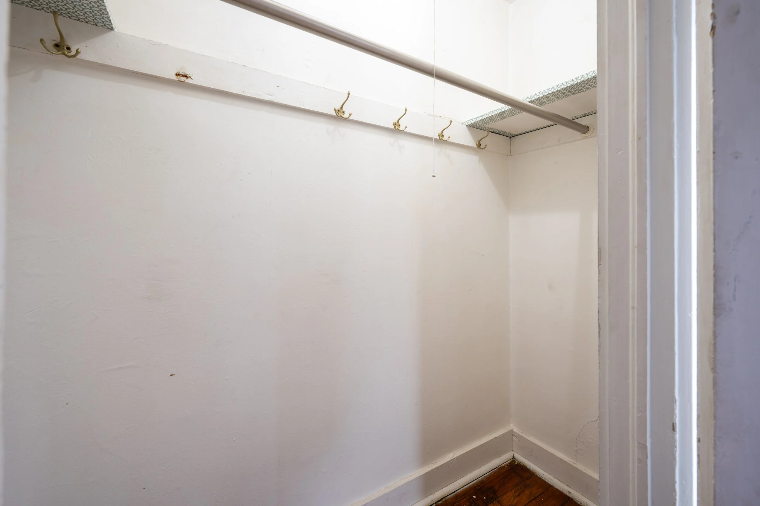 212 5th Ave SW, Unit 2 - 04.jpg