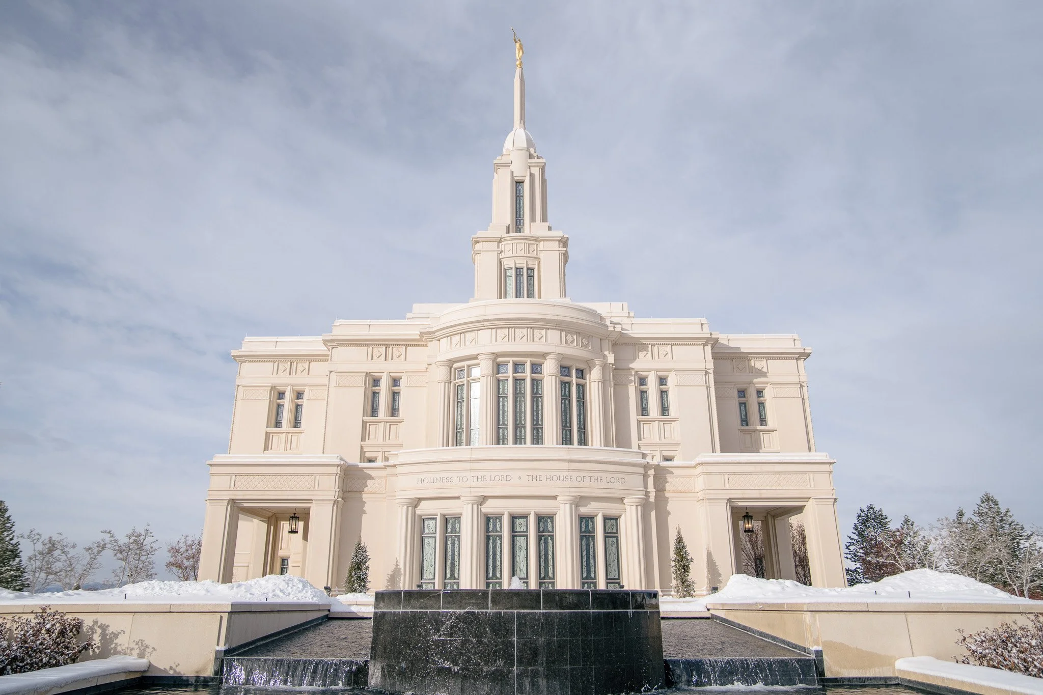 jacob-and-samantha_payson-utah_payson-utah-temple_temple-photos_super89films_-3.jpg