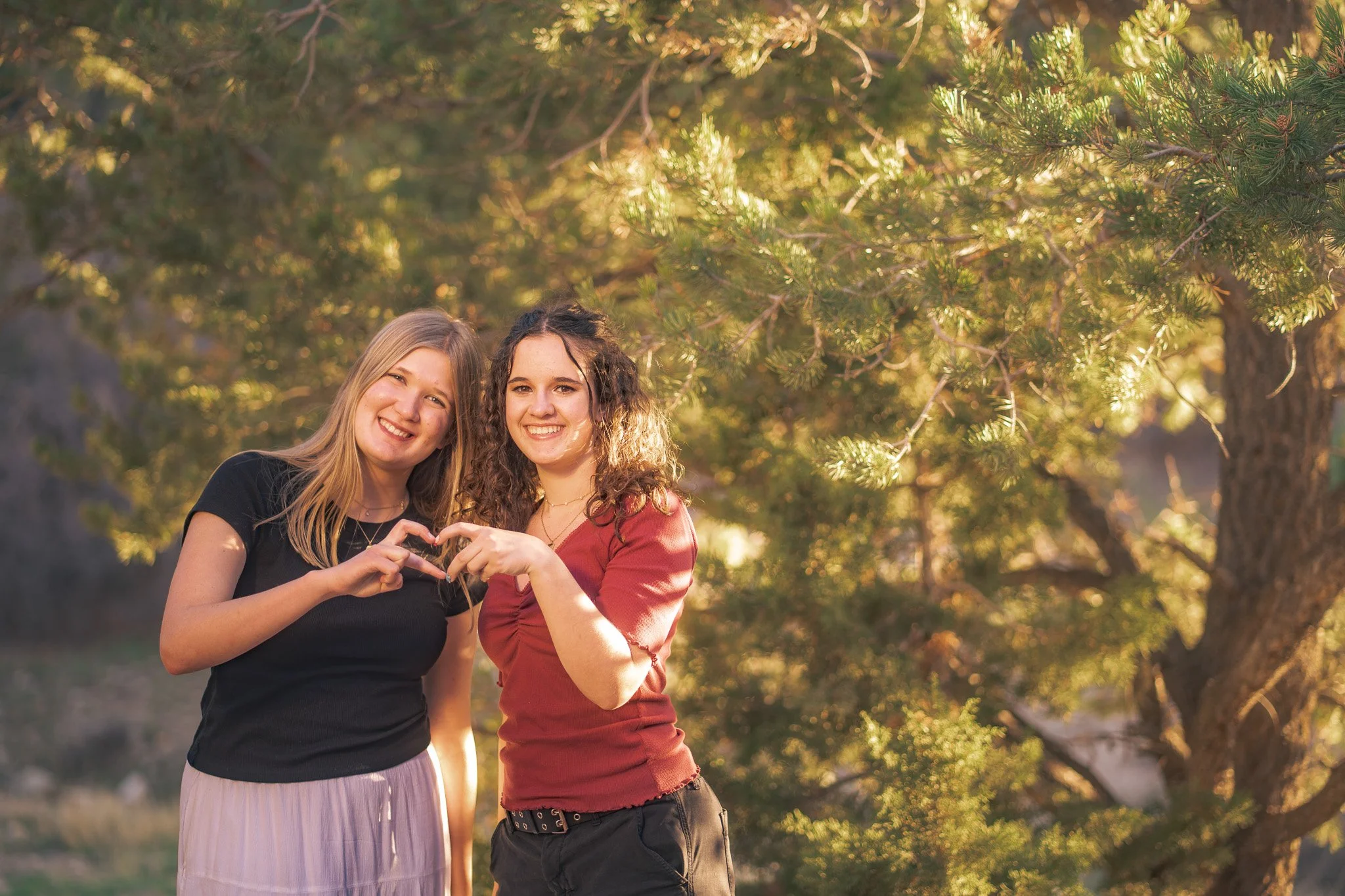 hannah-and-becca_ephraim-utah_ephraim-canyon_friend-photoshoot_super89films_-15.jpg