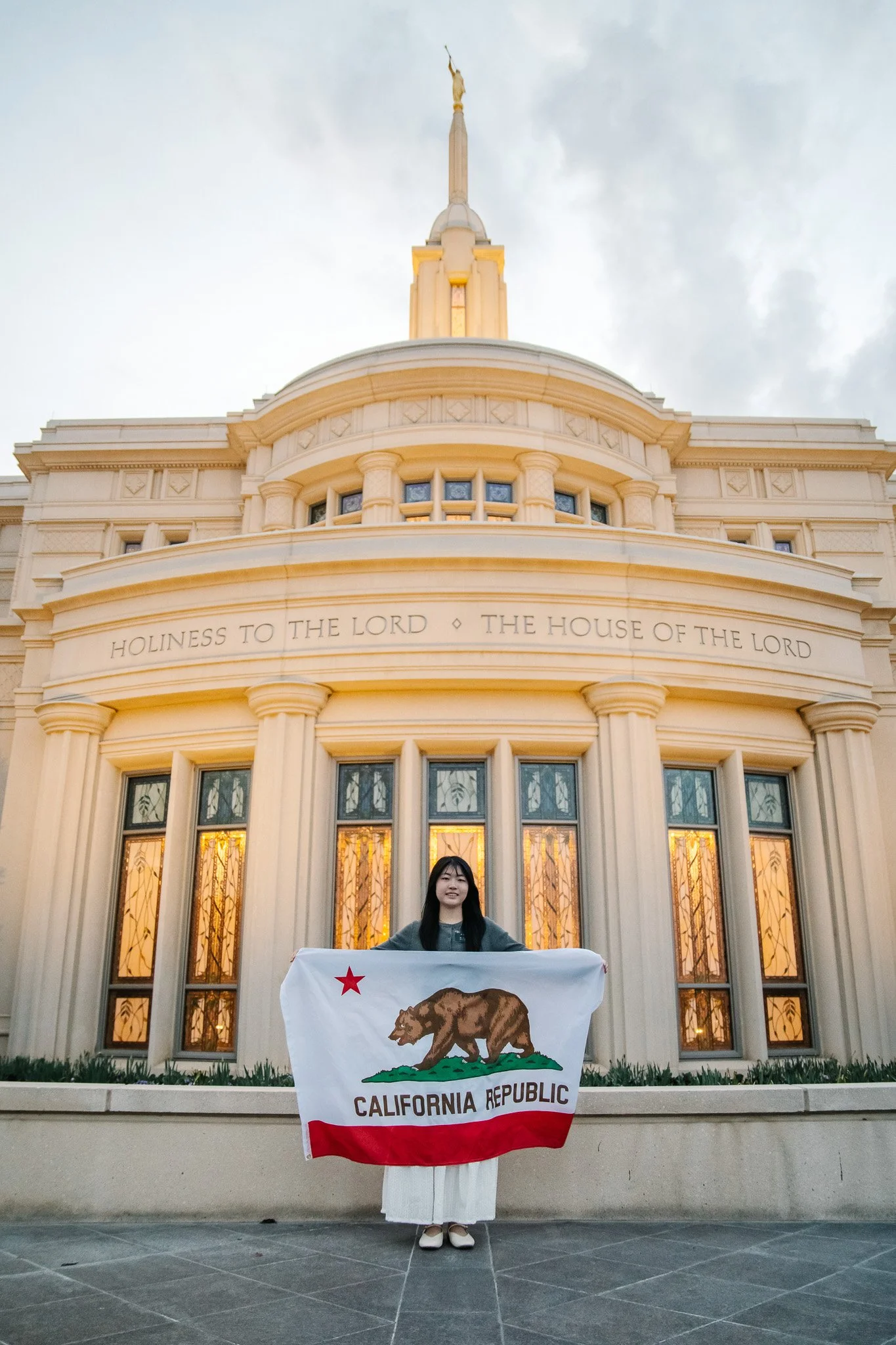 hope-and-charity_payson-utah_missionary-photoshoot_payson-utah-temple_super89films_-43.jpg