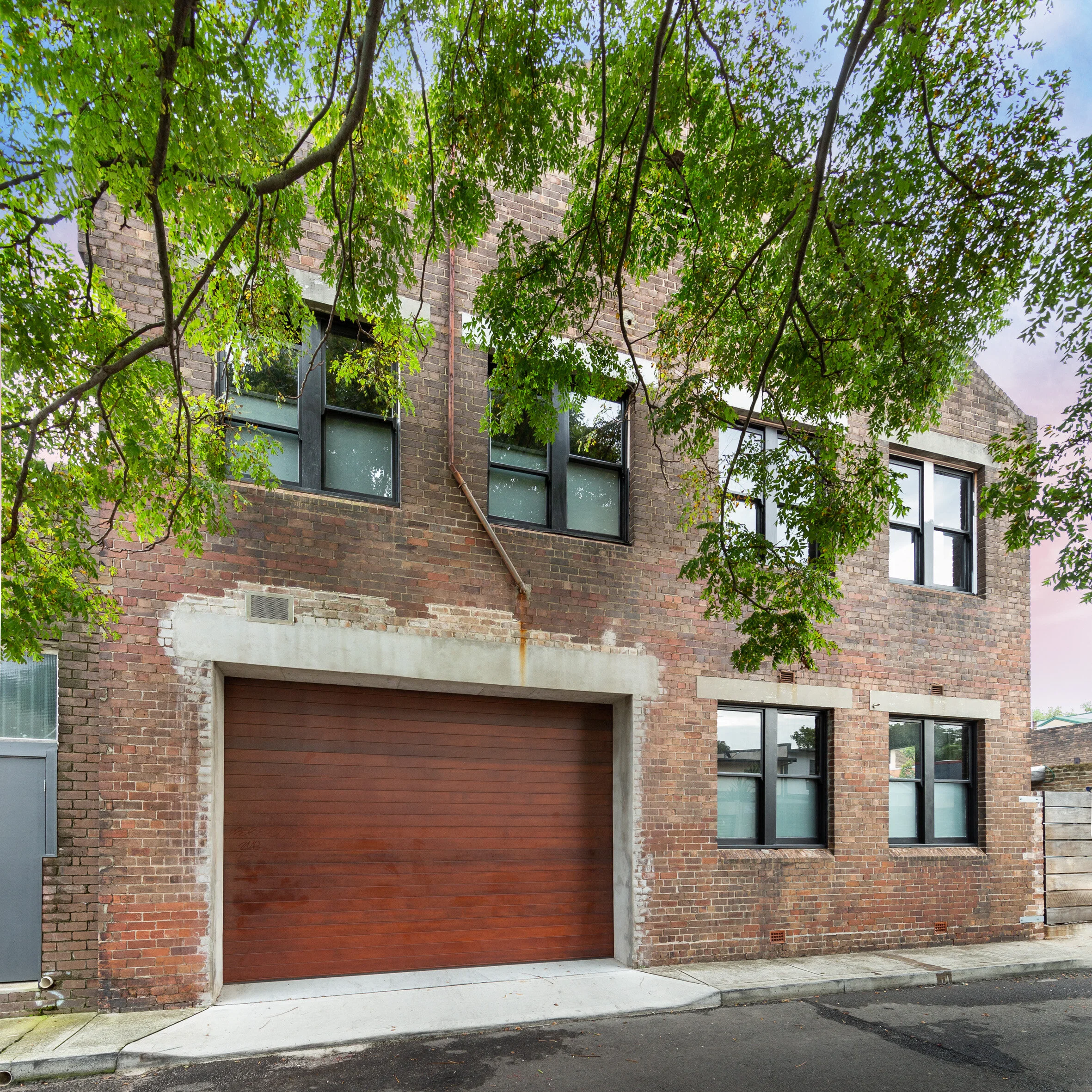 Warehouse-002.JPG