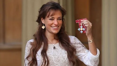 Nicola Benedetti receives CBE at Buckingham Palace