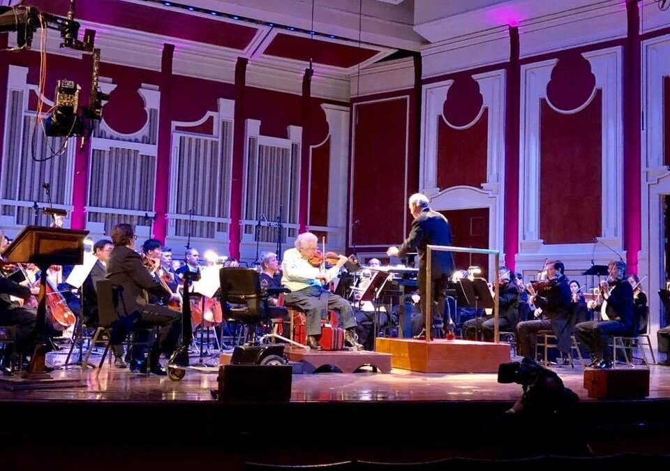 Itzhak Perlman performed with the Pittsburgh Symphony to honor Tree of Life synagogue victims (Photo credit: Primo Artists)