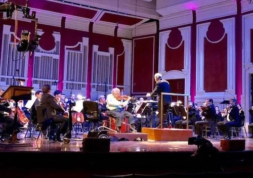 Perlman plays Pittsburgh tribute for synagogue victims