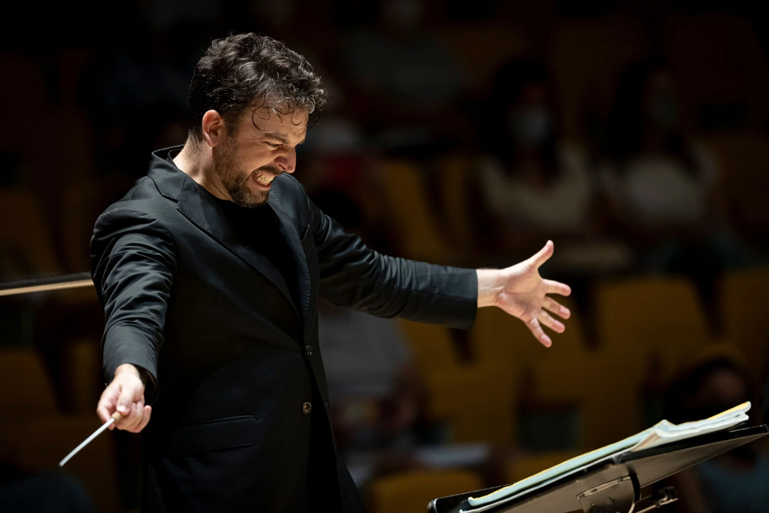 Conductor James Gaffigan Announces  2025-2026 Season Highlights
