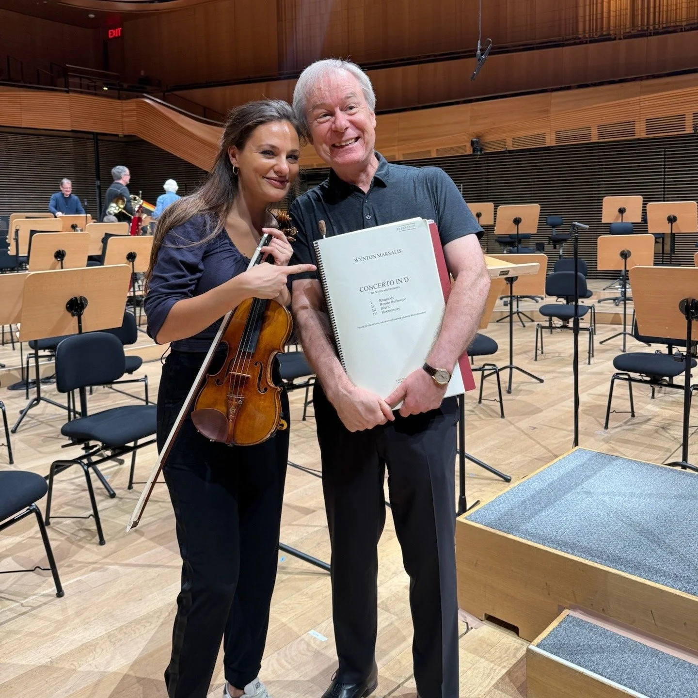 @NickyBenedettiOfficial is in New York! 🎻✨ She joins @NYPhilharmonic and @ConductorDavidRobertson at David Geffen Hall for the New York premiere of @WyntonMarsalis&rsquo; Violin Concerto &mdash; the piece Wynton wrote specially for Nicola in 2015, a