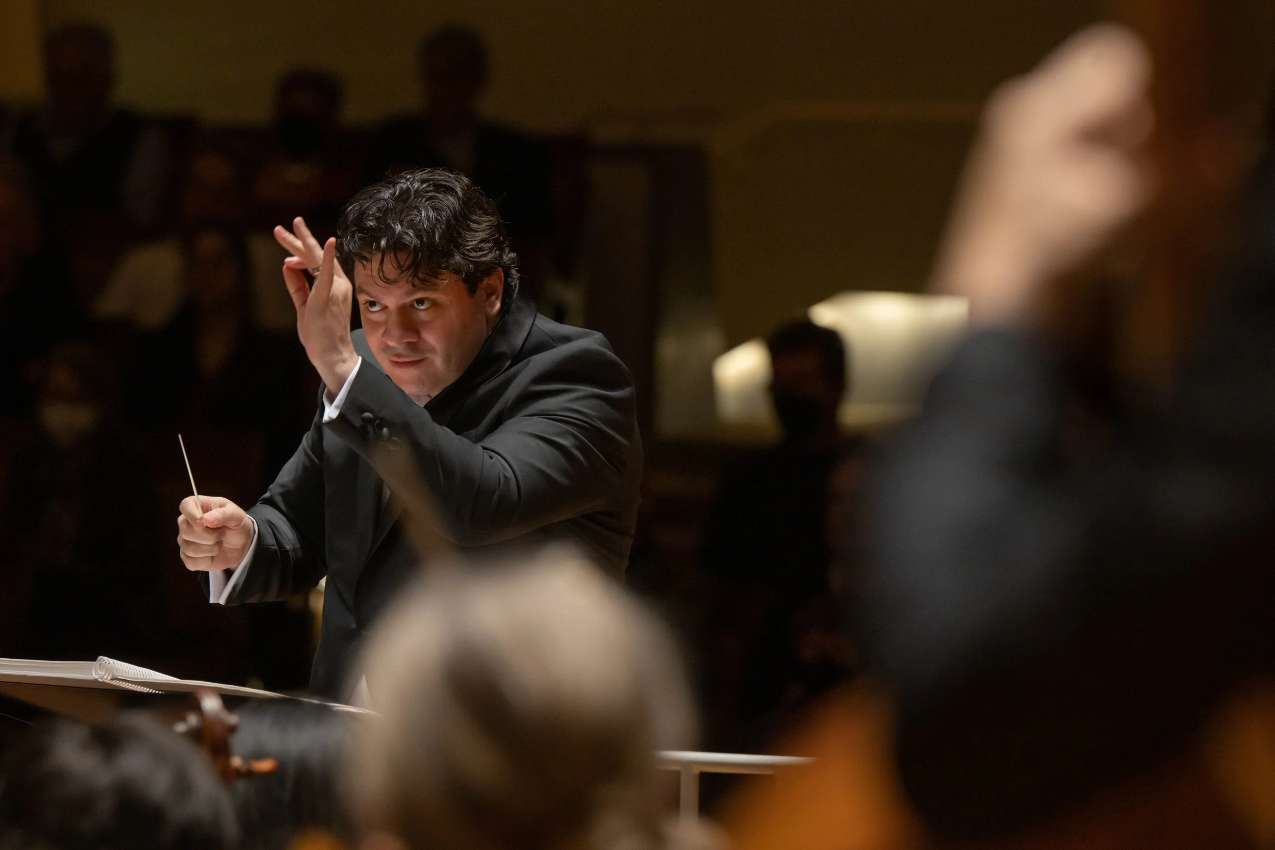 Cristian Măcelaru Featured In New York Times Article