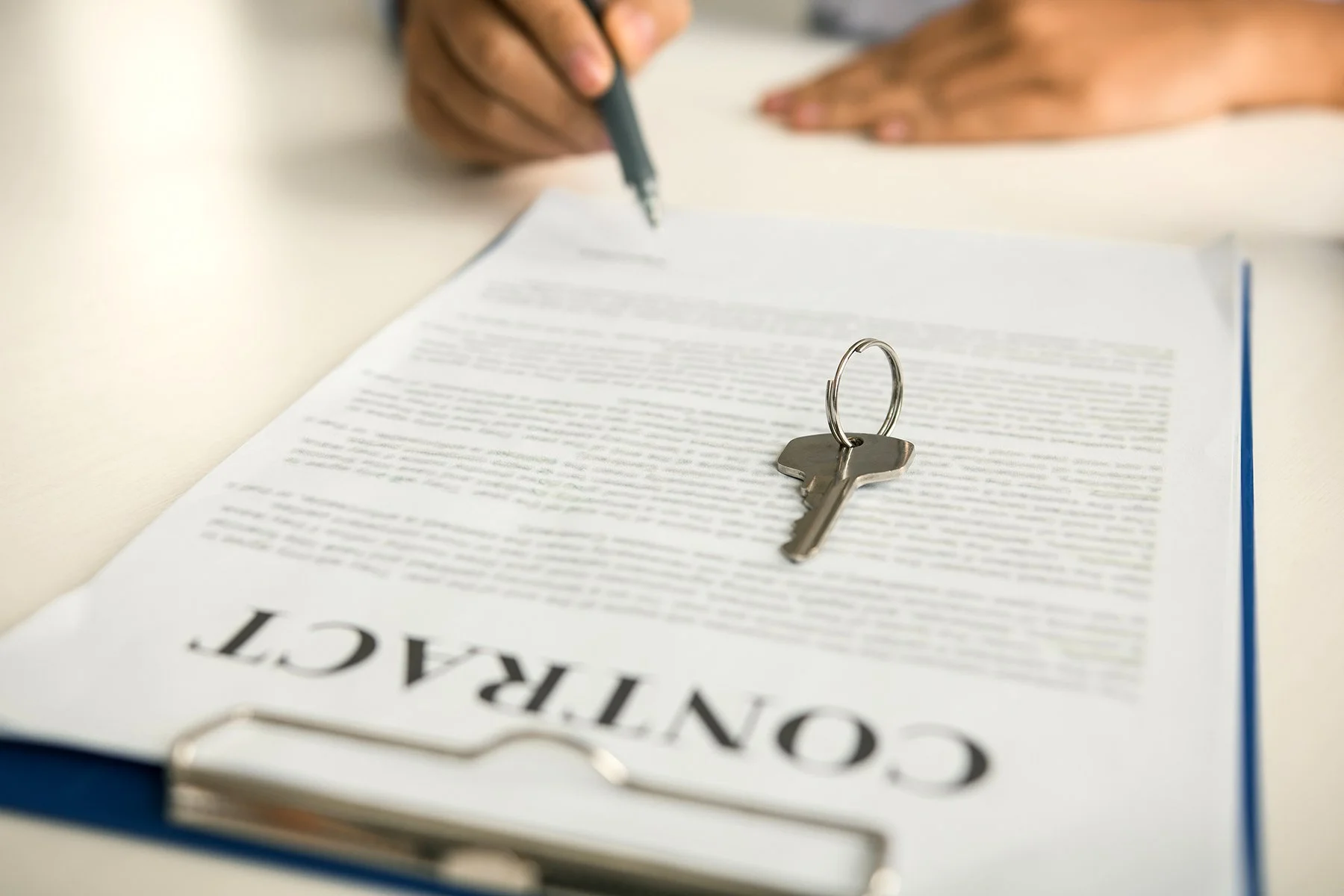 home-agents-are-sending-pens-to-customers-signing-2024-12-04-23-57-35-utc copy.jpg