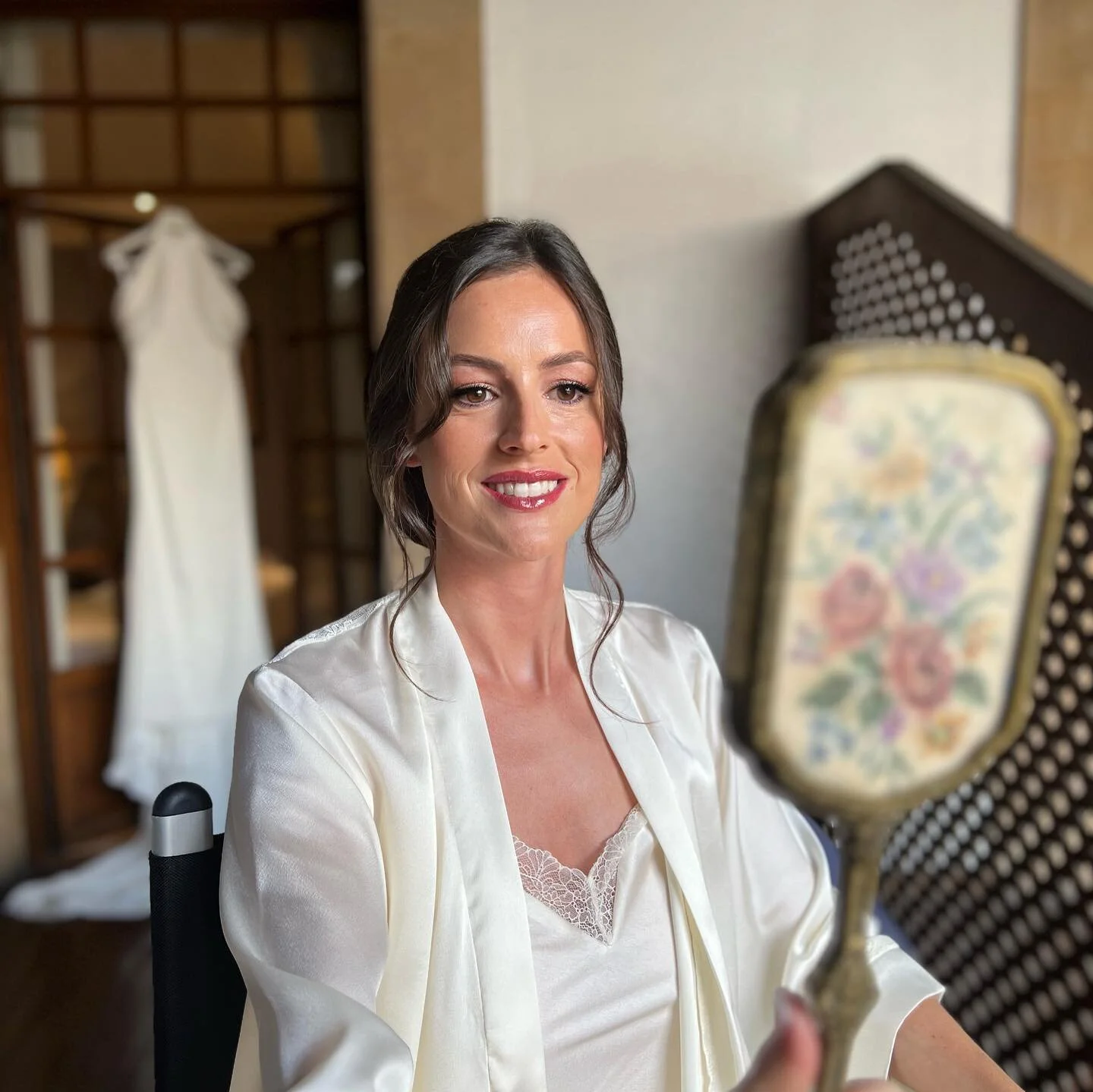 N U R I A✨

Bell&iacute;sima, elegante y con una luz con la que me recibi&oacute; ayer en @hoteldelareconquista 

@pronovias 
@pronoviasoviedo 
#mariajopeluqueria
@quirosartejoya 
@zapatos_mondo 
@vitiamieva_fotografo 

#mariabernabeu.slowbeauty #maq