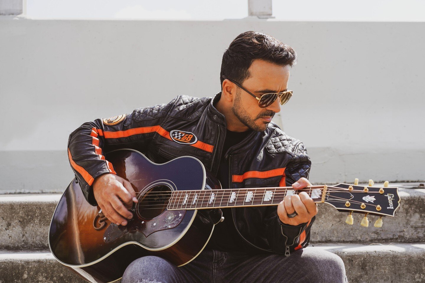 DAY OF MUSIC PARTY 🎸

Don't forget your leather jacket for this event !

#musicparty #musicfest #musicfestival #luisfonsi #music #party #summer #people #star # leather #jacket #leatherjacket #apparel #outfit